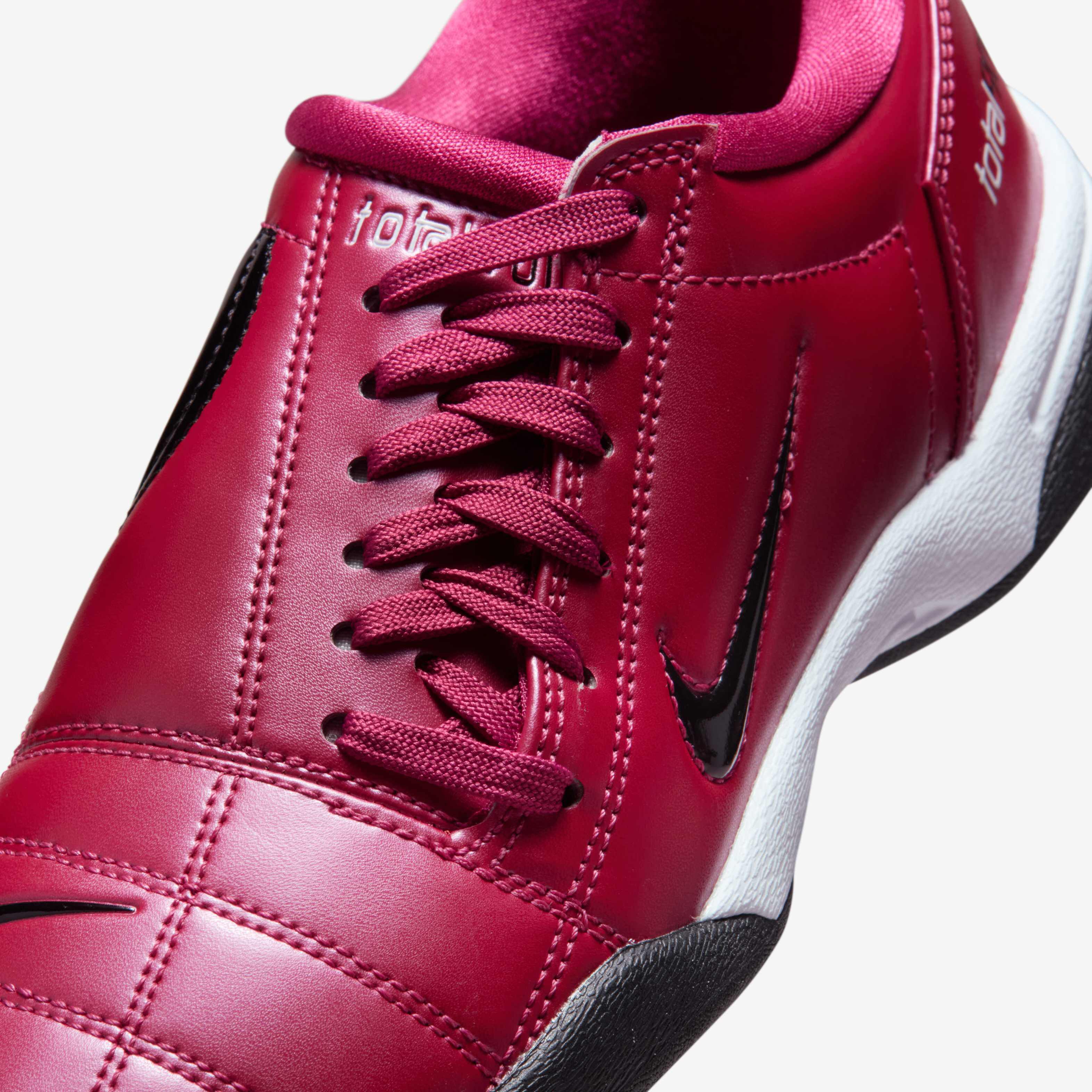 Nike Total90 image number 6