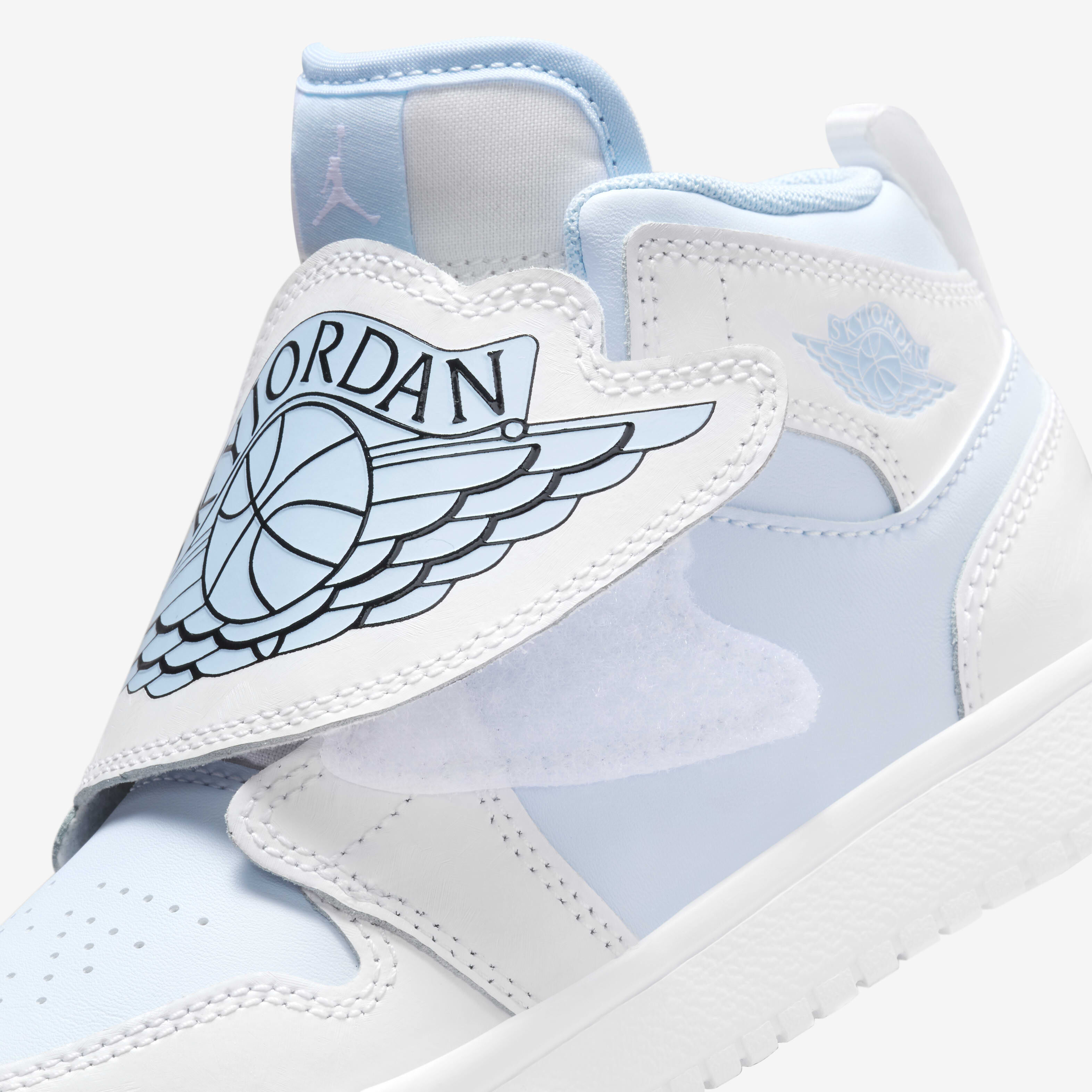 Sky Jordan 1 image number 8