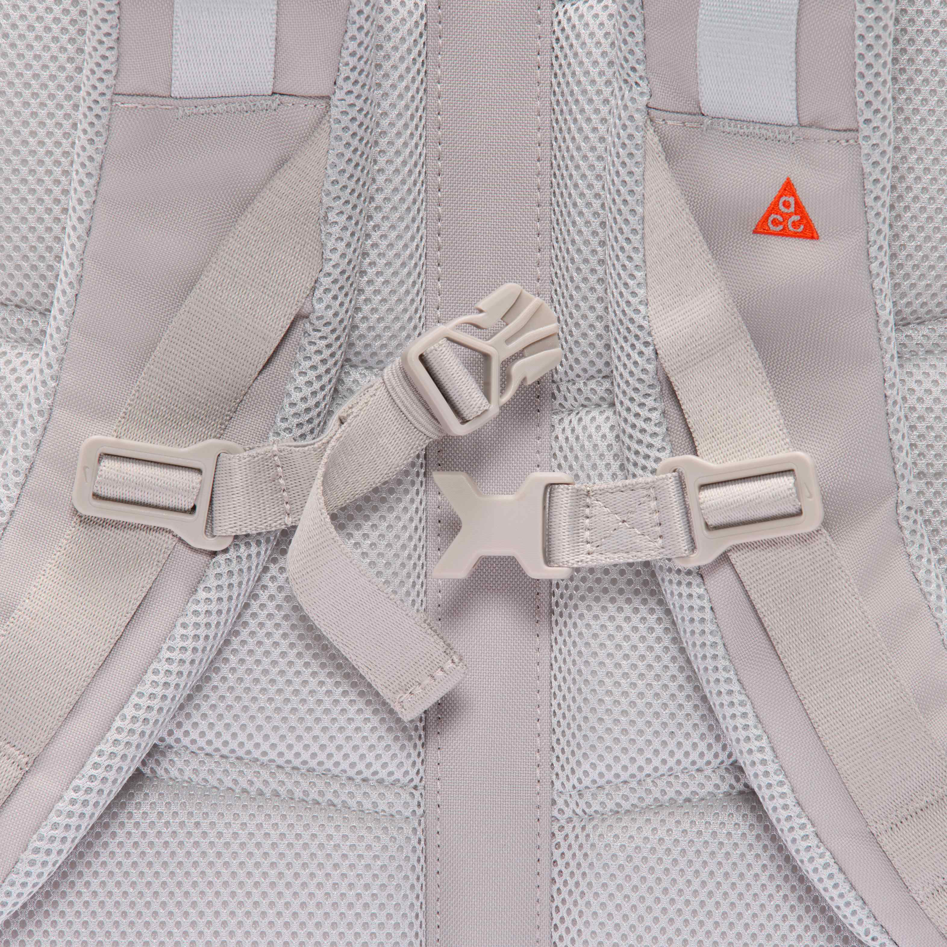 Nike ACG 'DAYMAX' image number 11