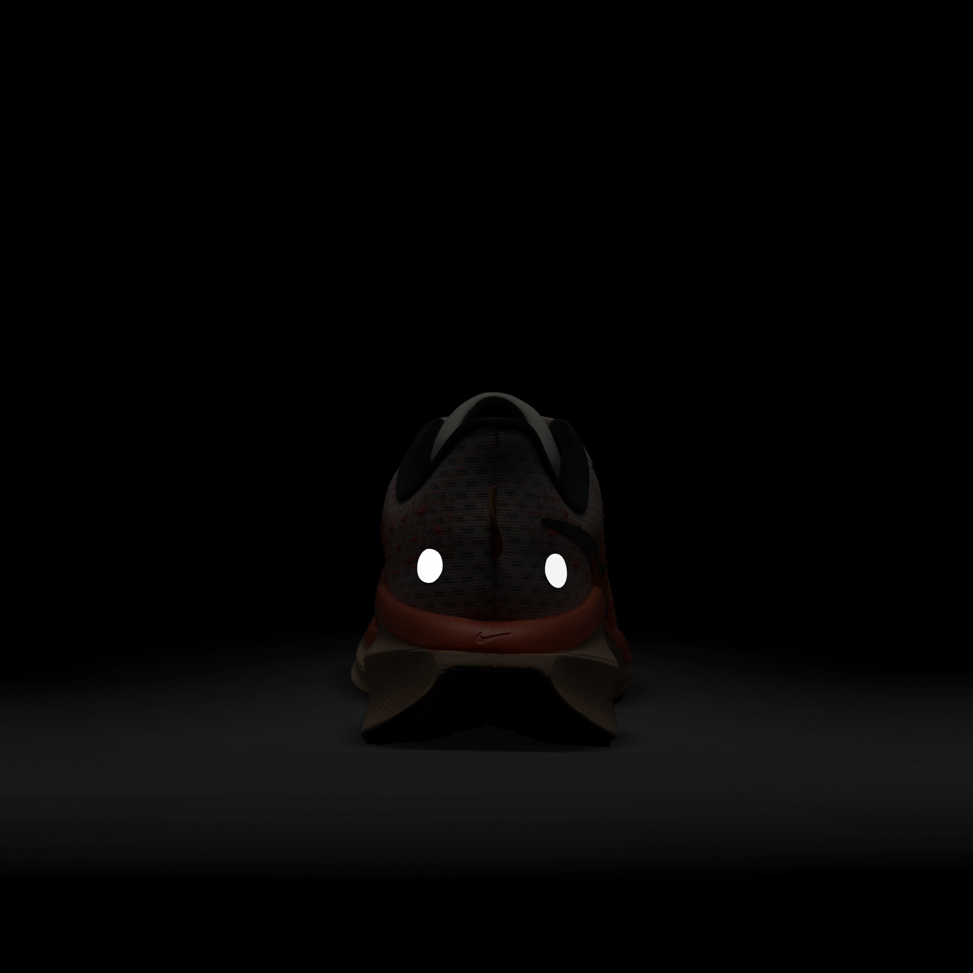 Nike Vomero 17 image number 9