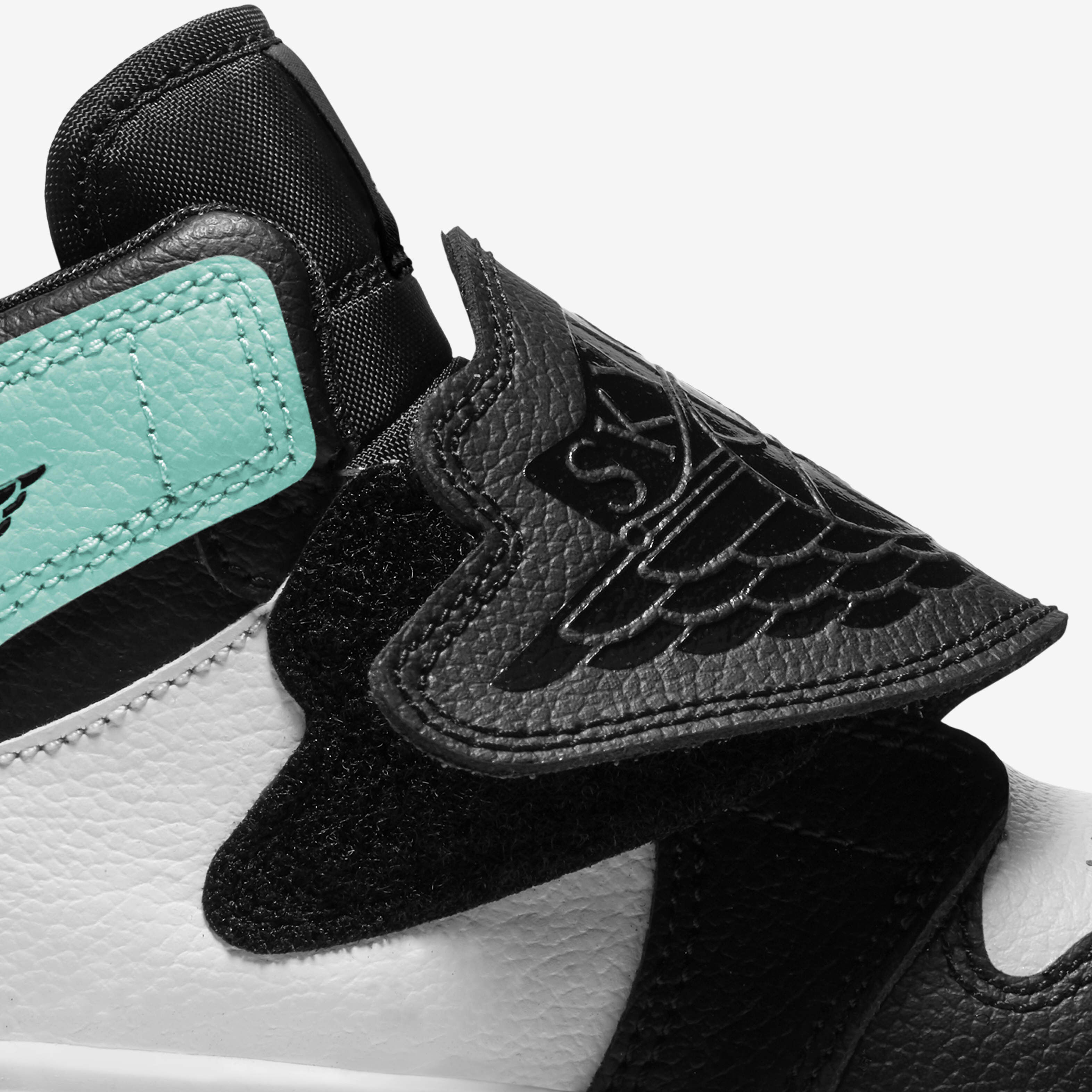 Sky Jordan 1 image number 8