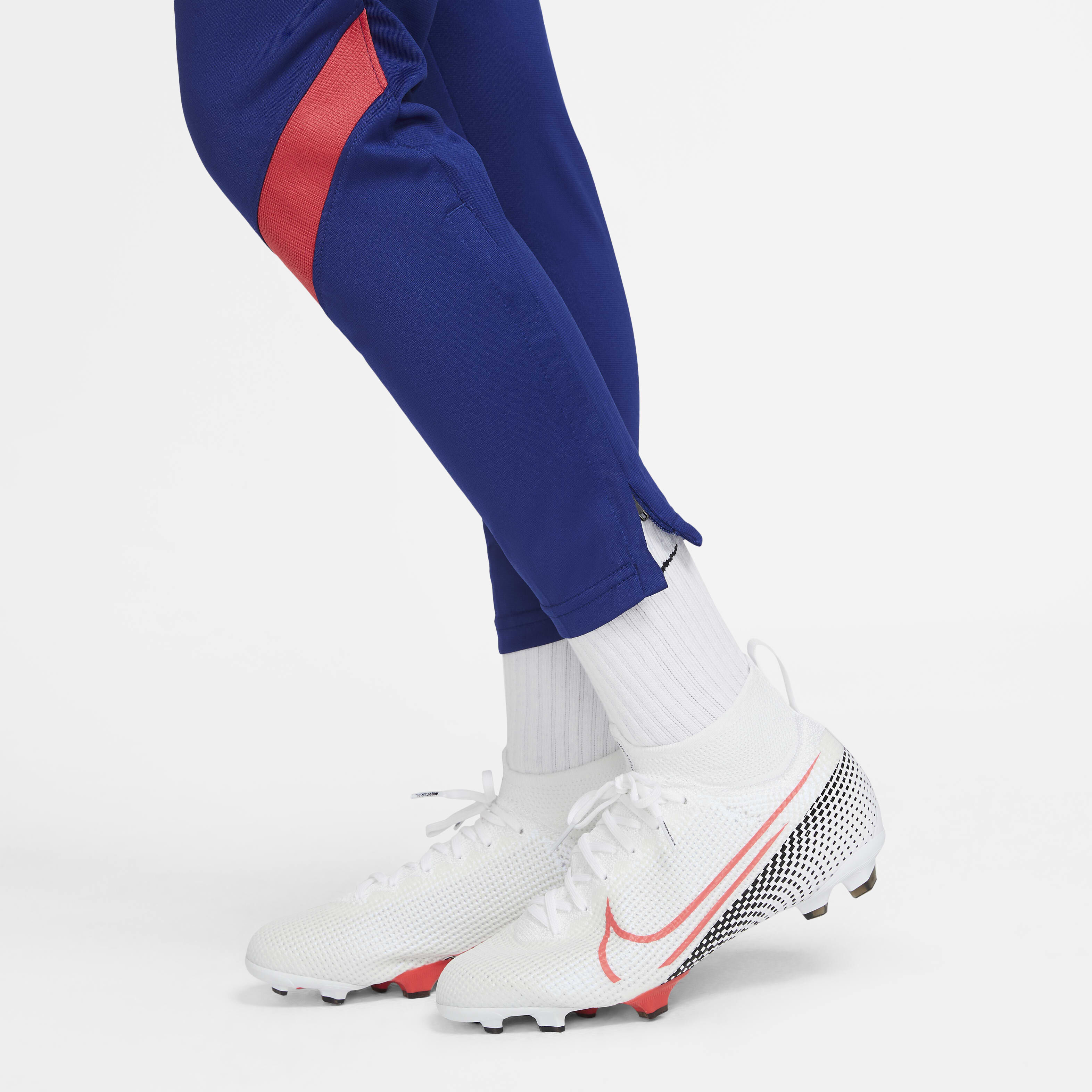 F.C. Barcelona Strike image number 10