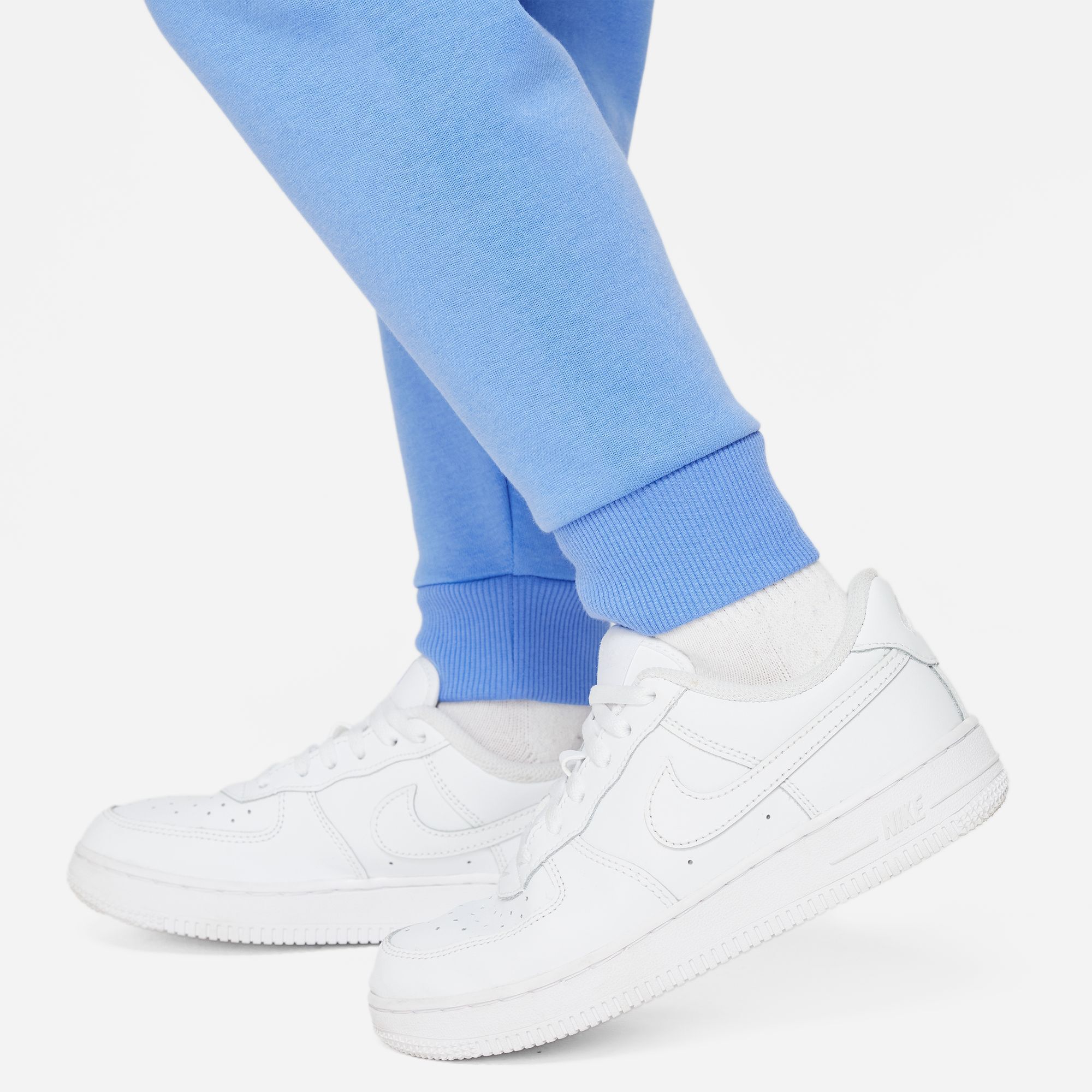 طقم نايكي سبورتسوير كلوب برينتد image number 3