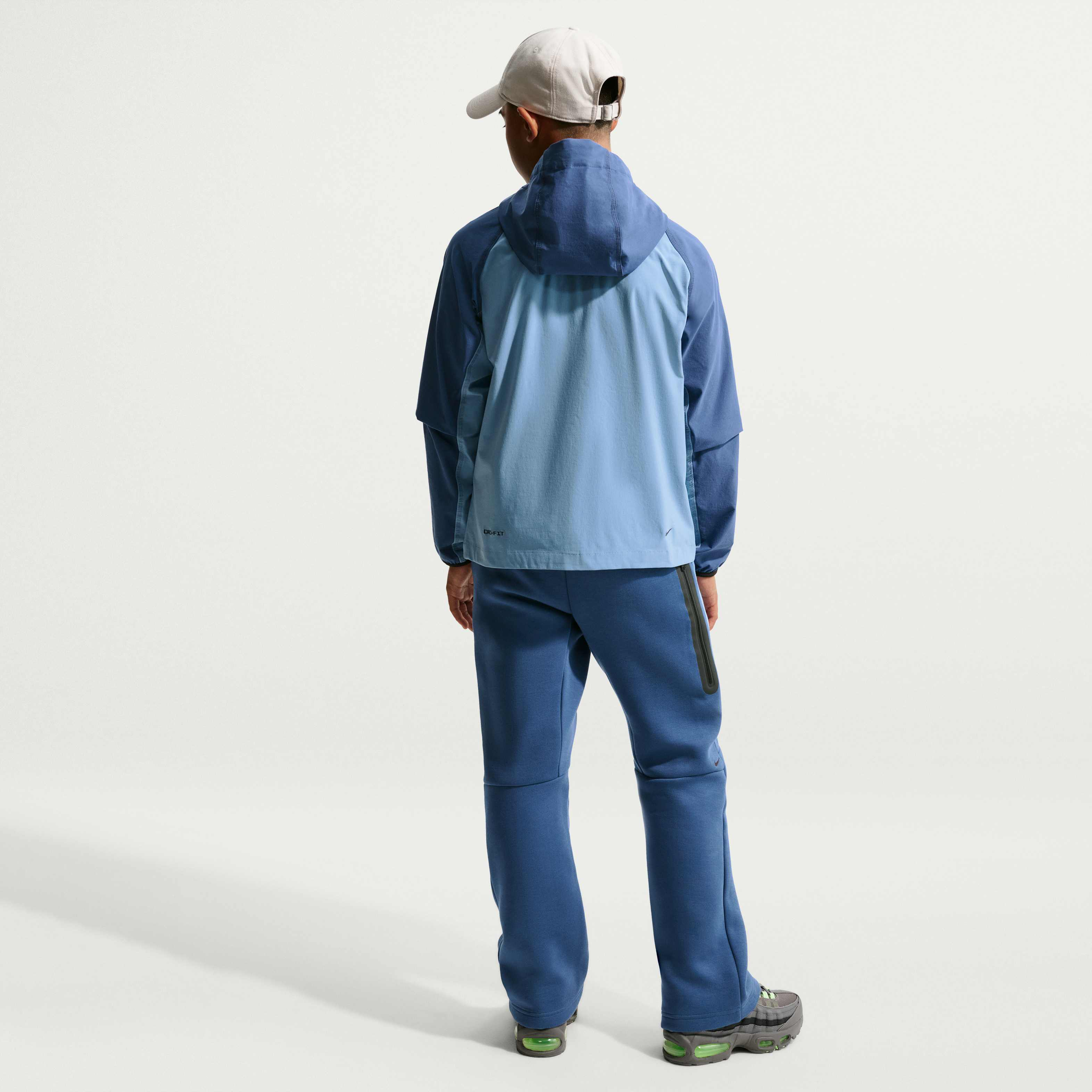 Nike Tech image number 4