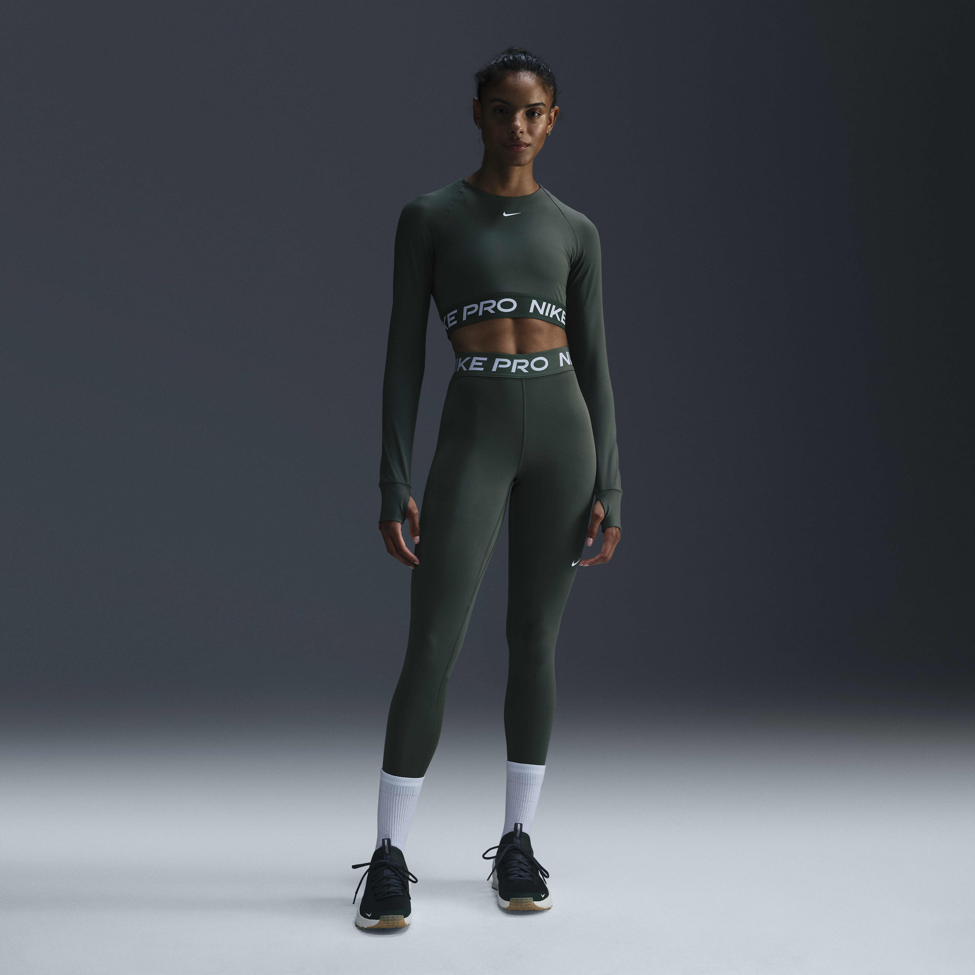 Nike Pro image number 3
