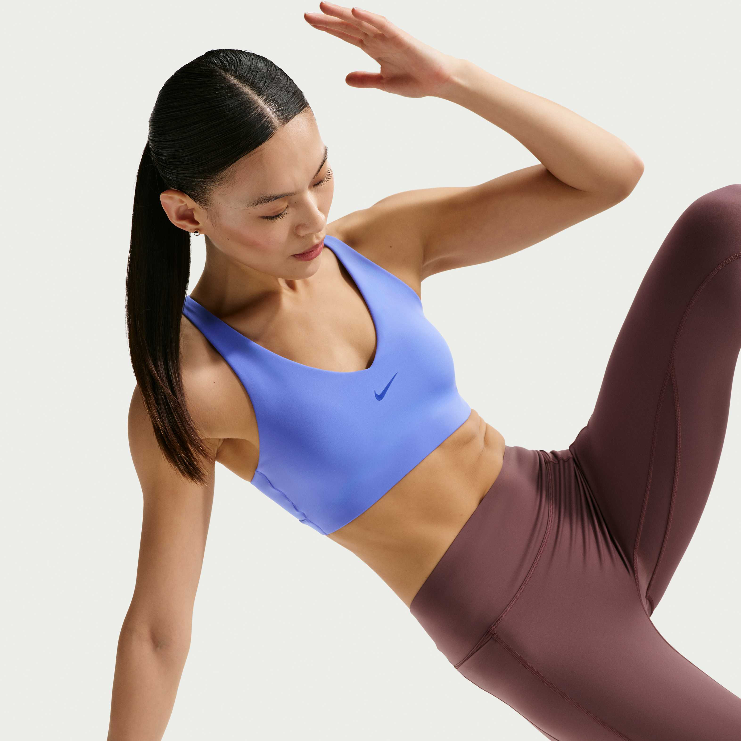 Nike Universa image number 2