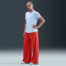 Nike Sportswear Club Essentials