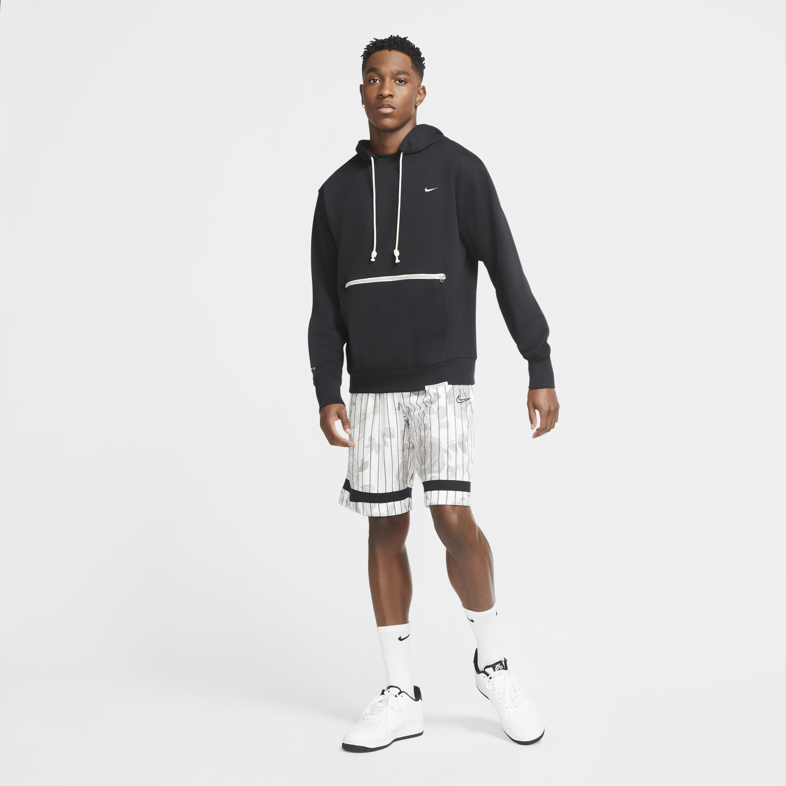 Nike Standard Issue image number 5