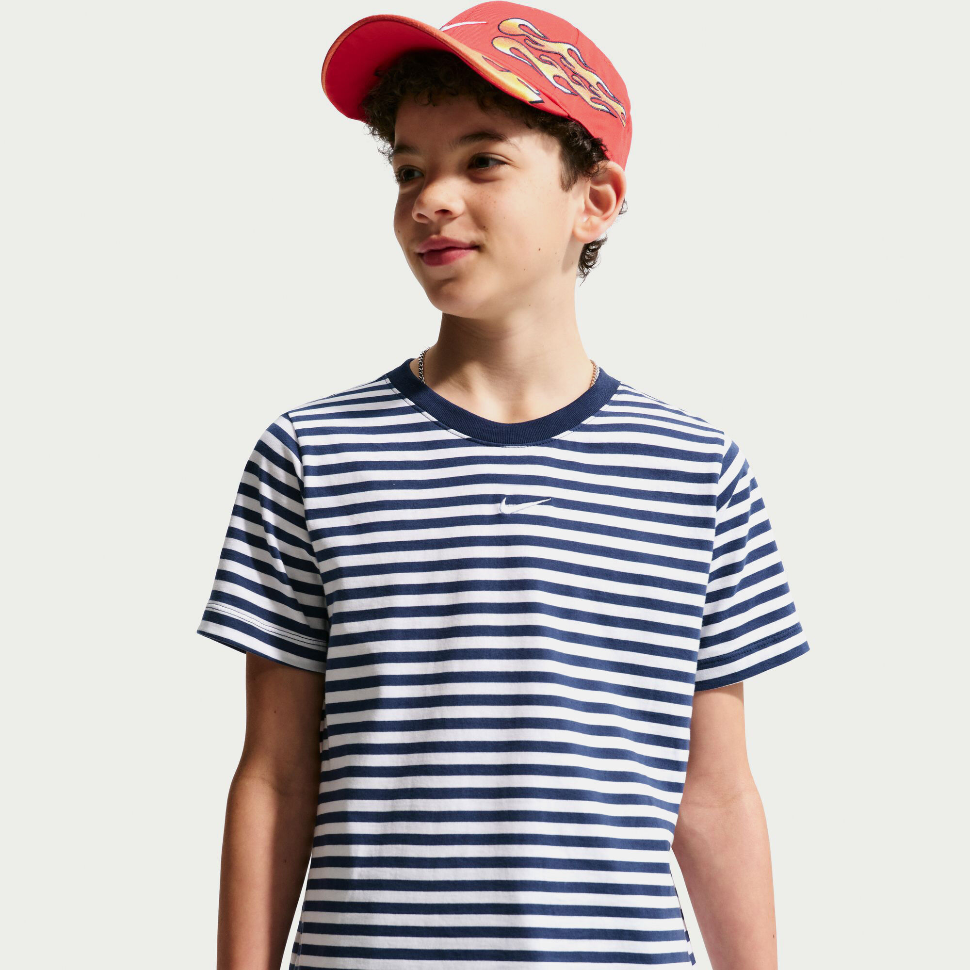 Nike Sportswear image number 2