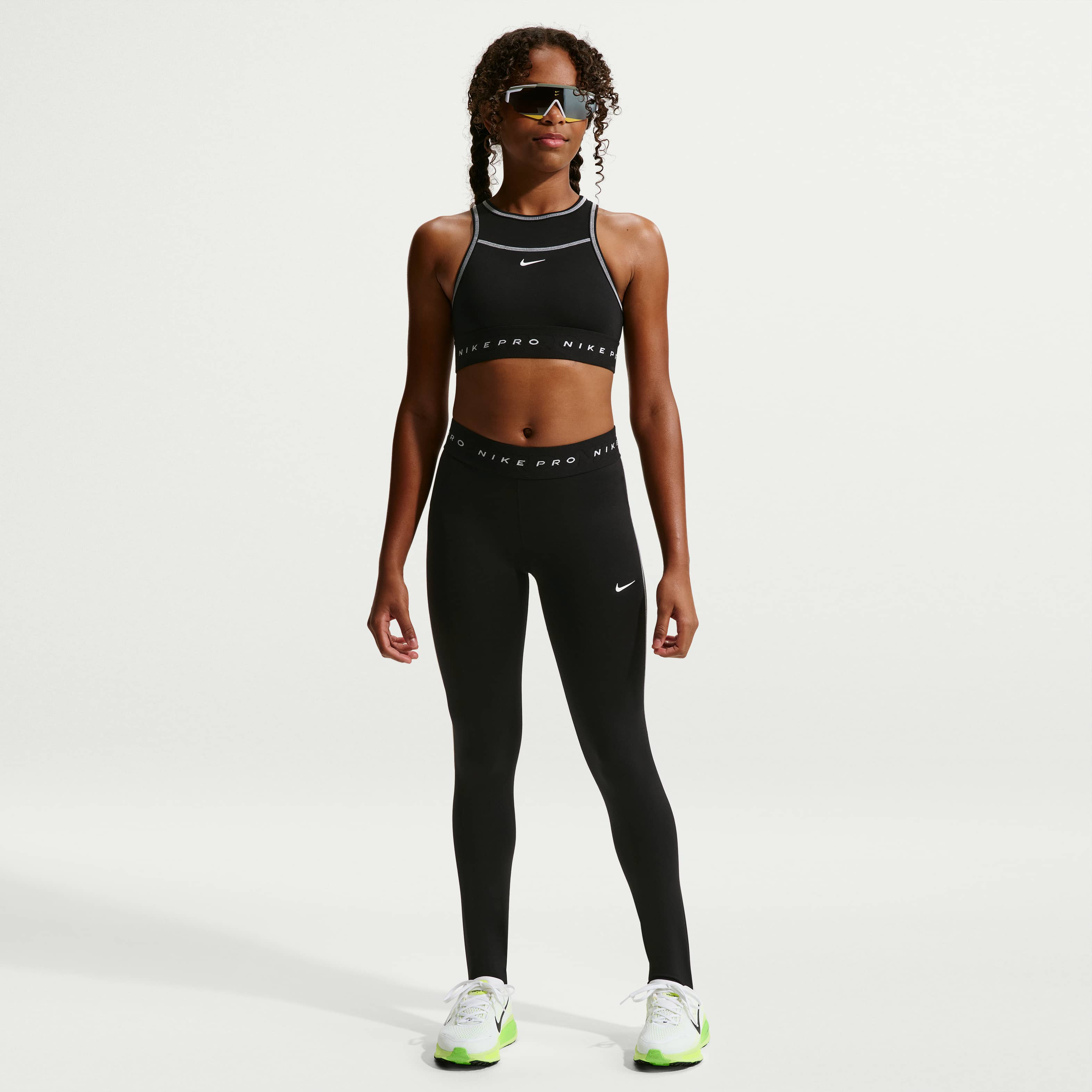 Nike Pro Swoosh image number 3