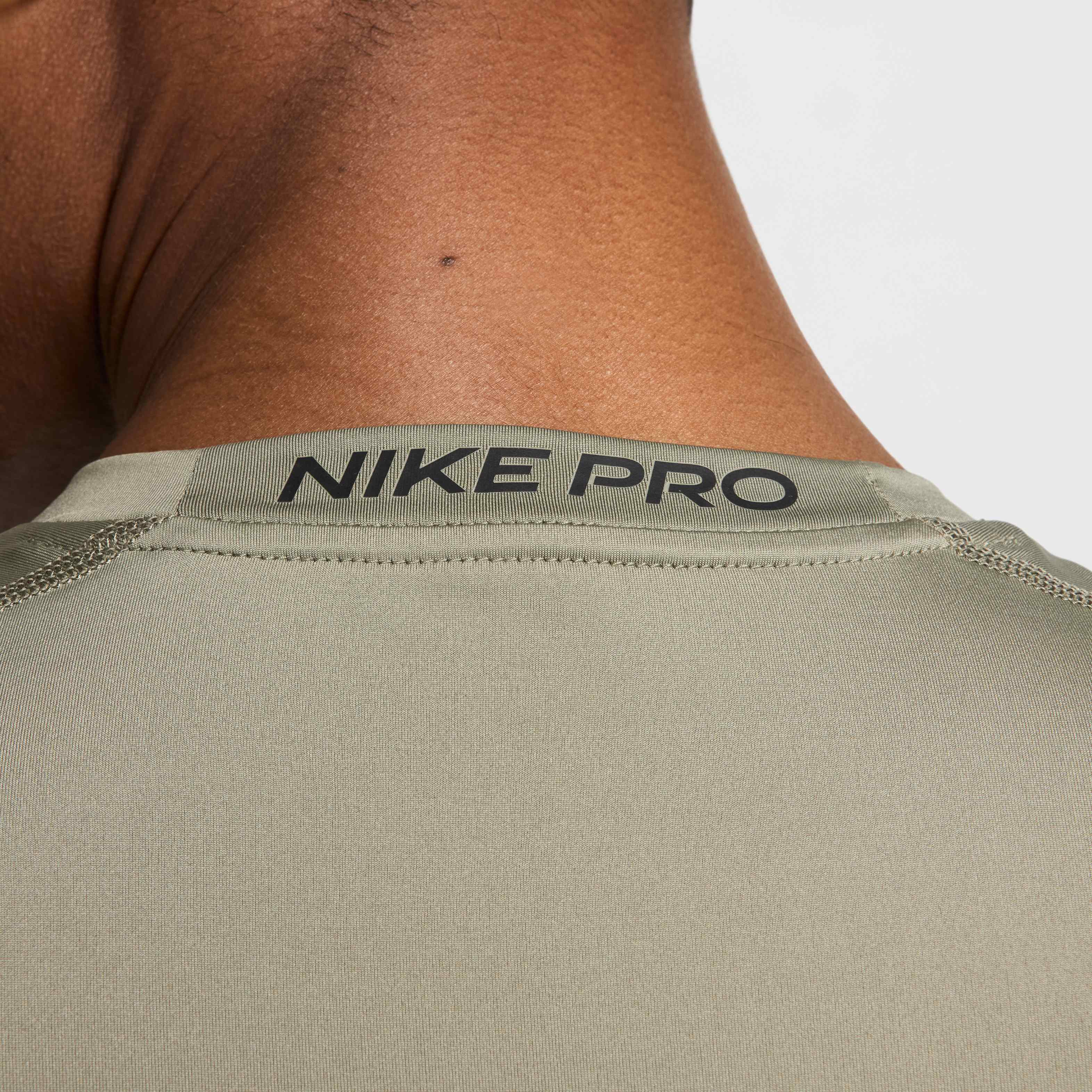 Nike Pro image number 3
