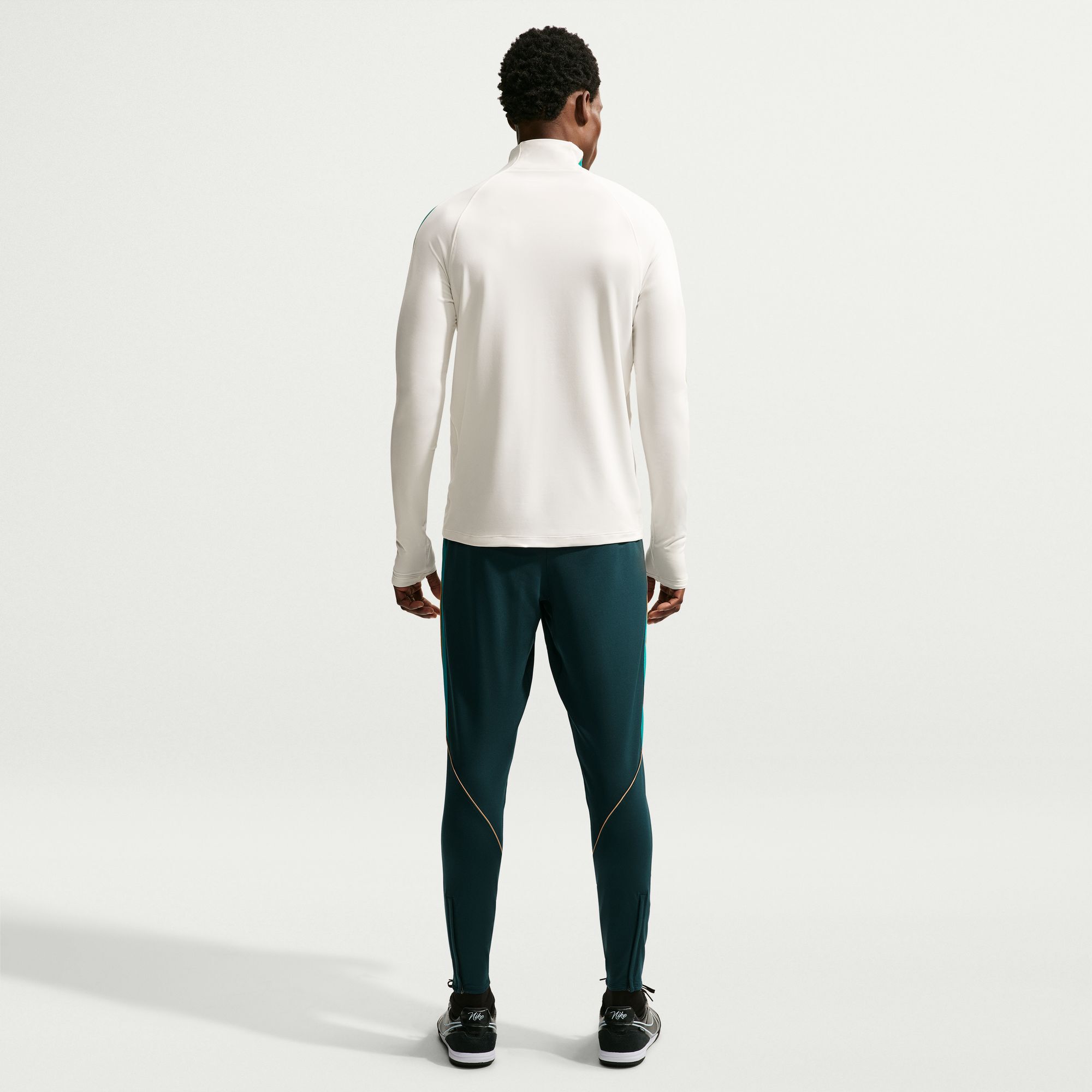 Nike Strike image number 1