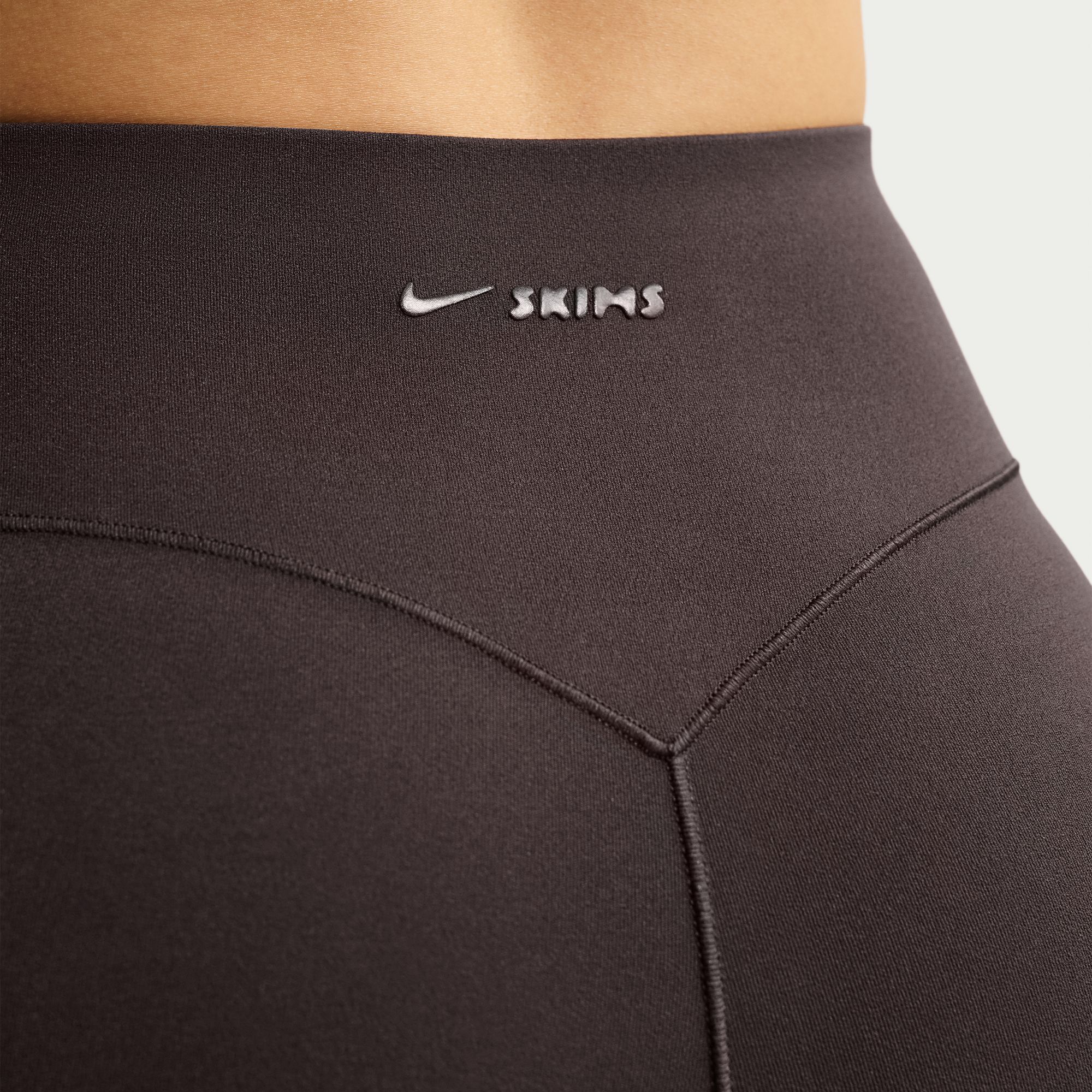NikeSKIMS Studio Stretch image number 6