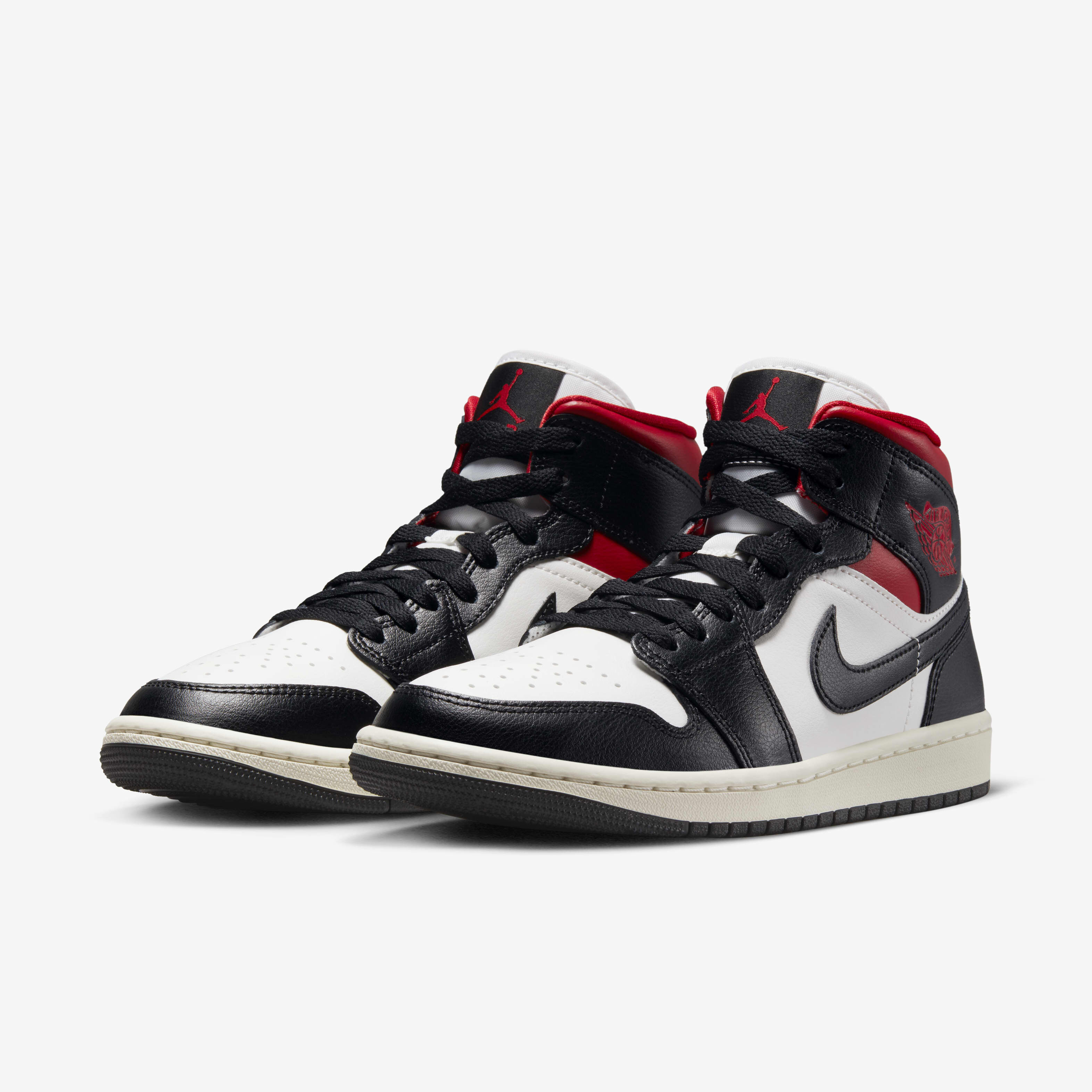 Air Jordan 1 Mid image number 4