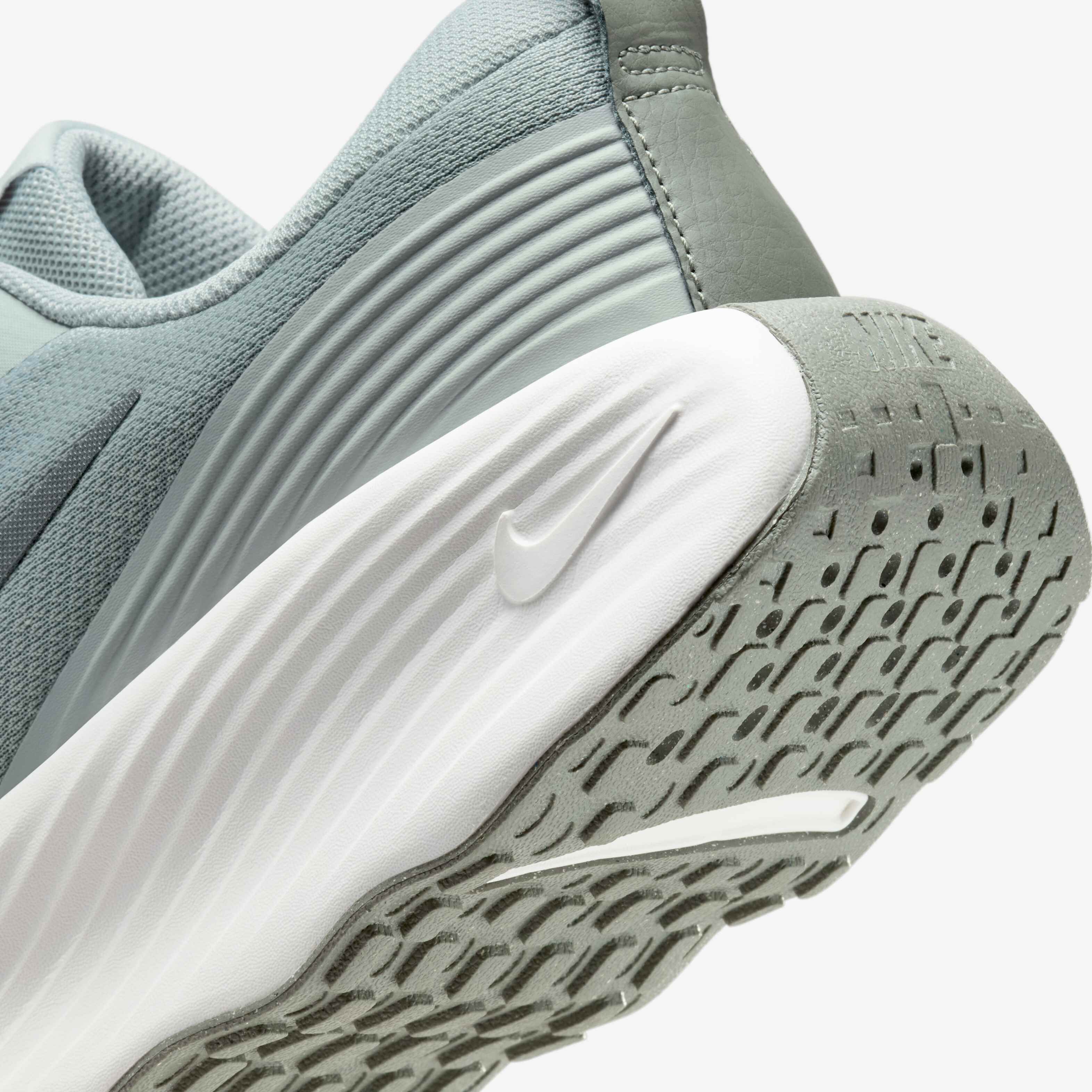 نايكي برومينا image number 7