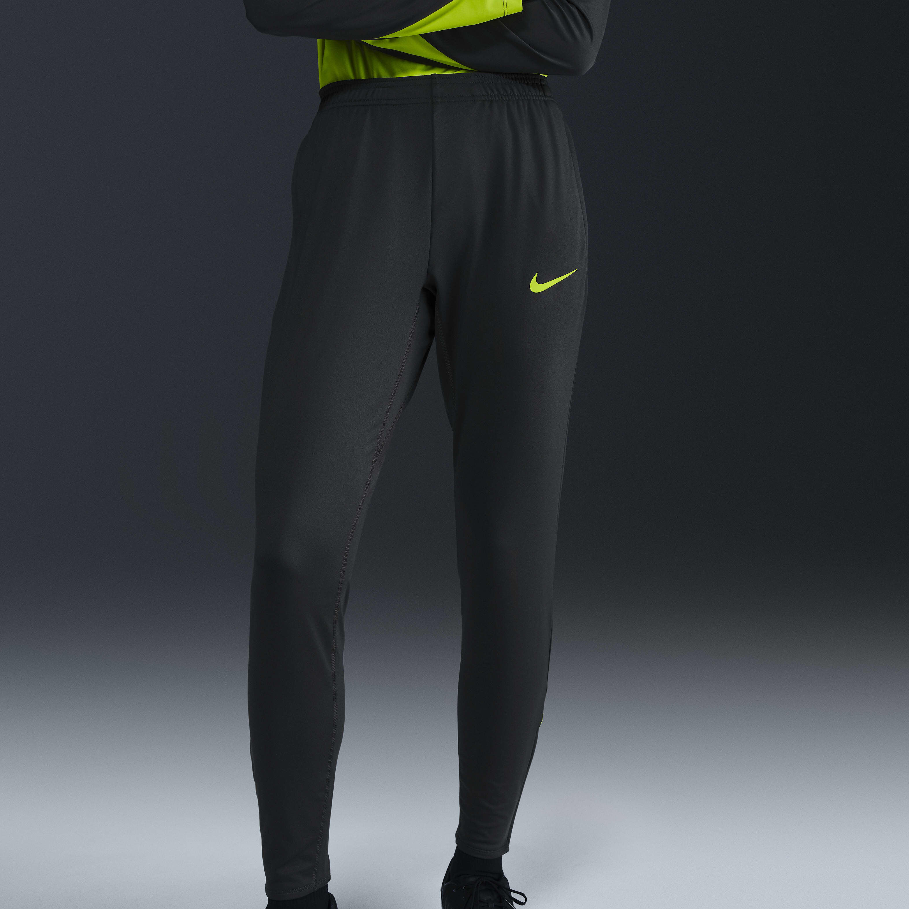 Nike Strike image number 4