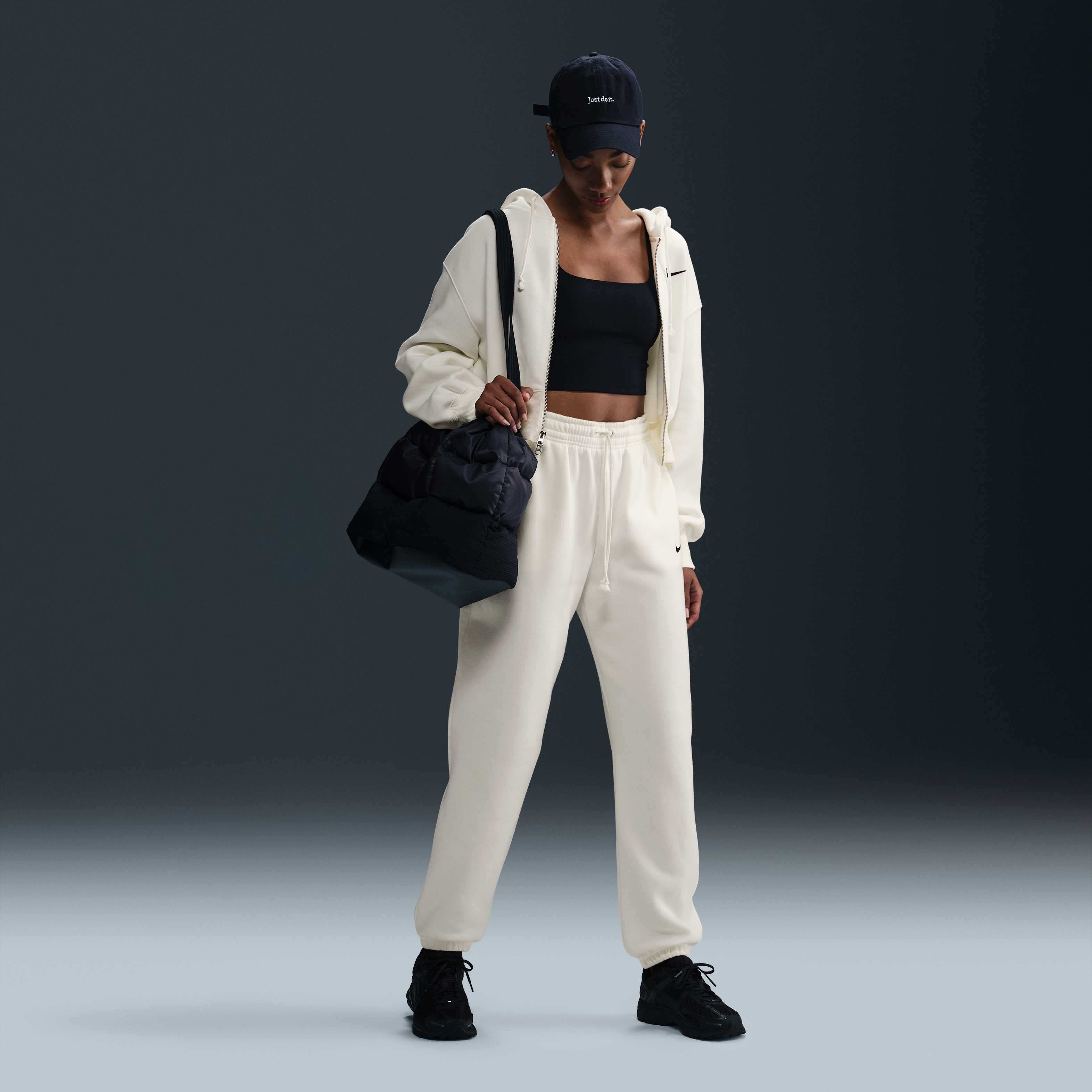 نايكي سبورتسوير فينيكس فليس image number 0