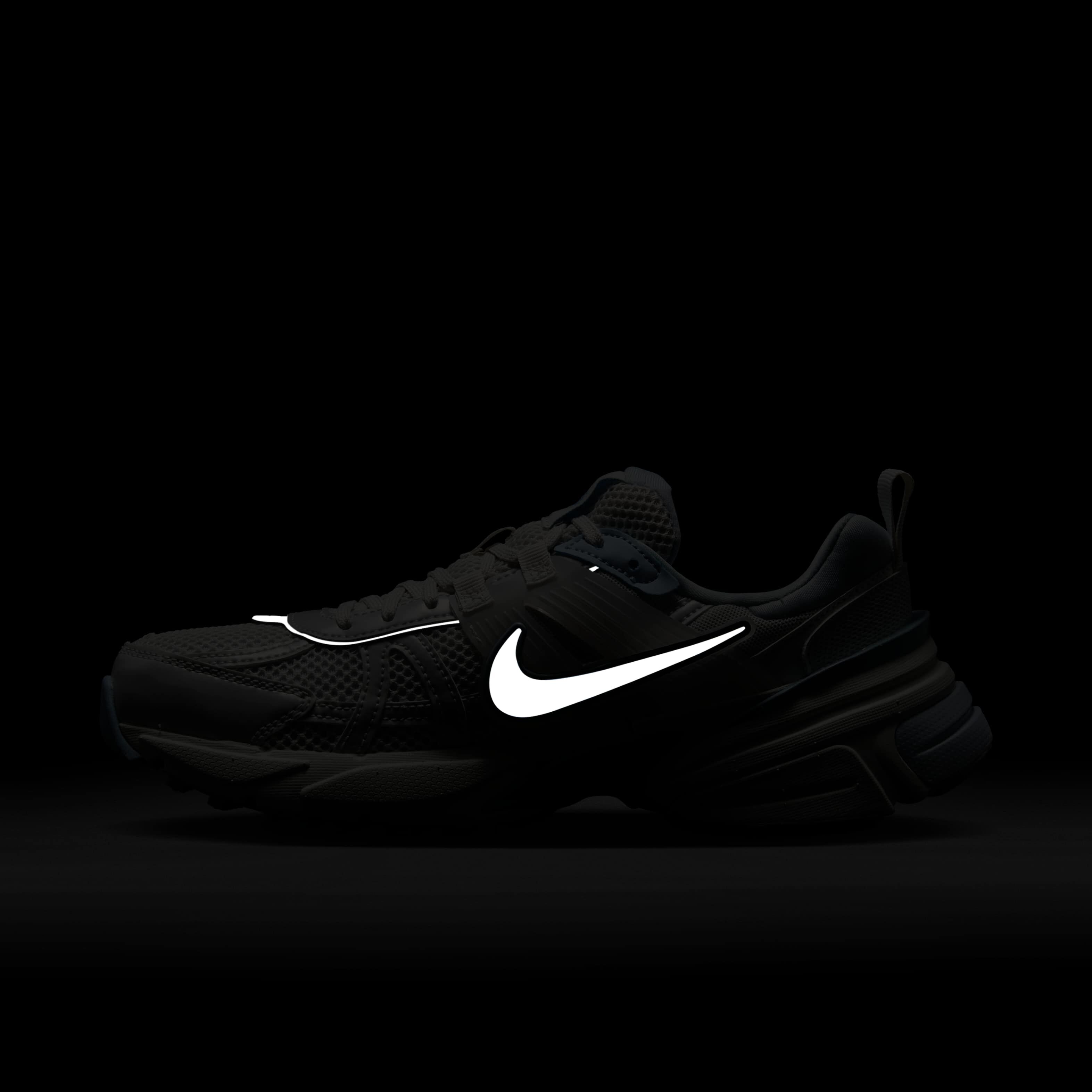 Nike V2K Run image number 10