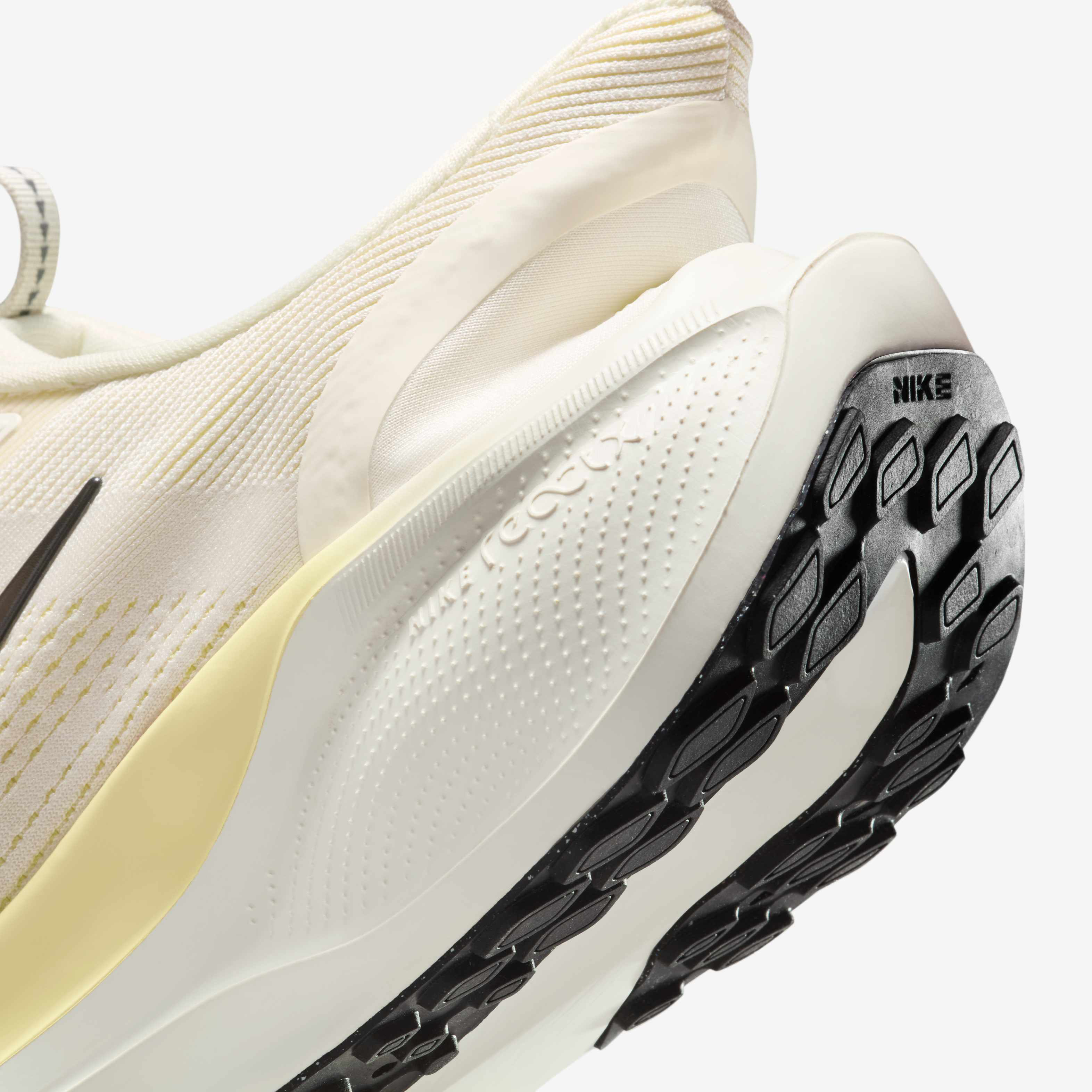 Nike Pegasus EasyOn image number 8