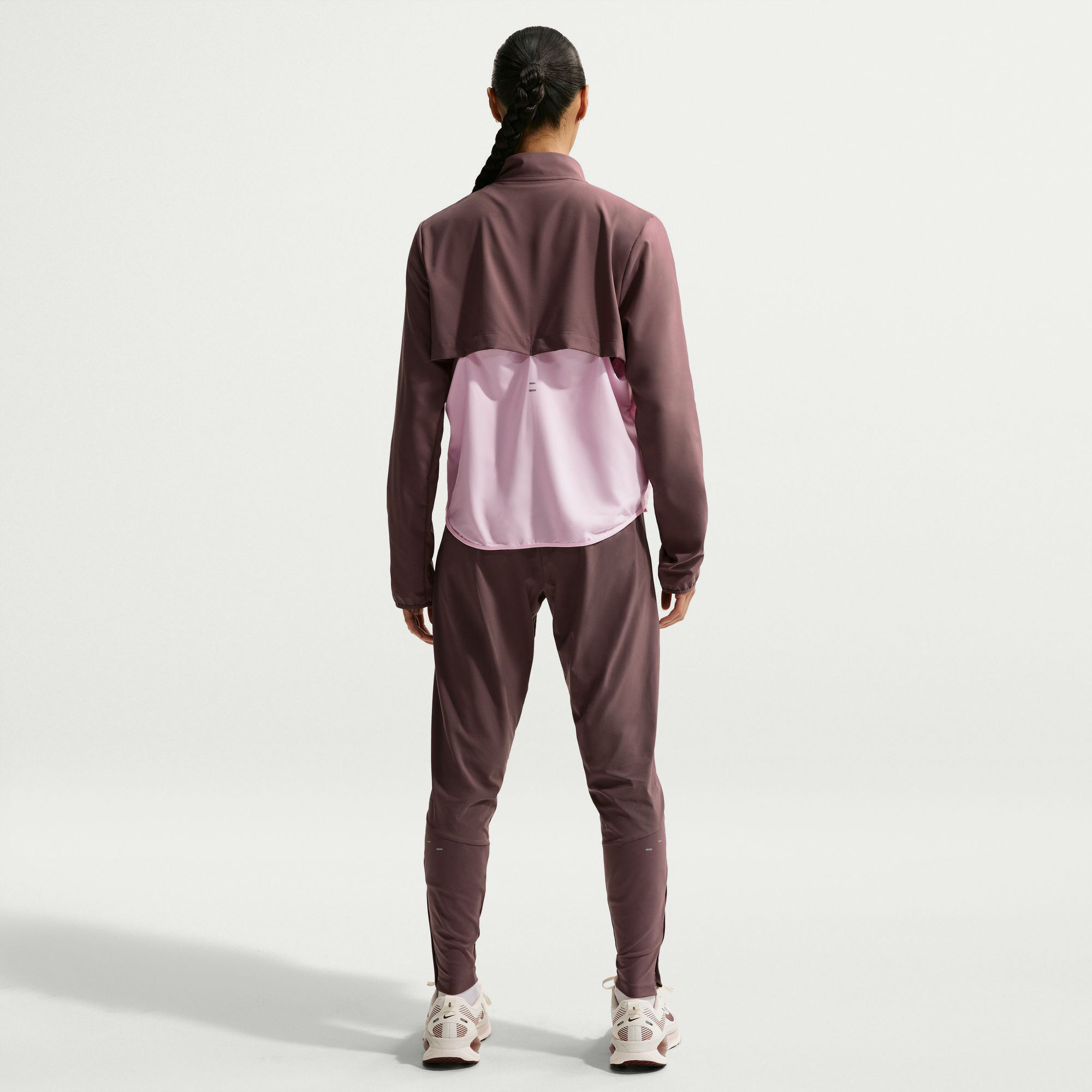 نايكي تيمبو image number 1