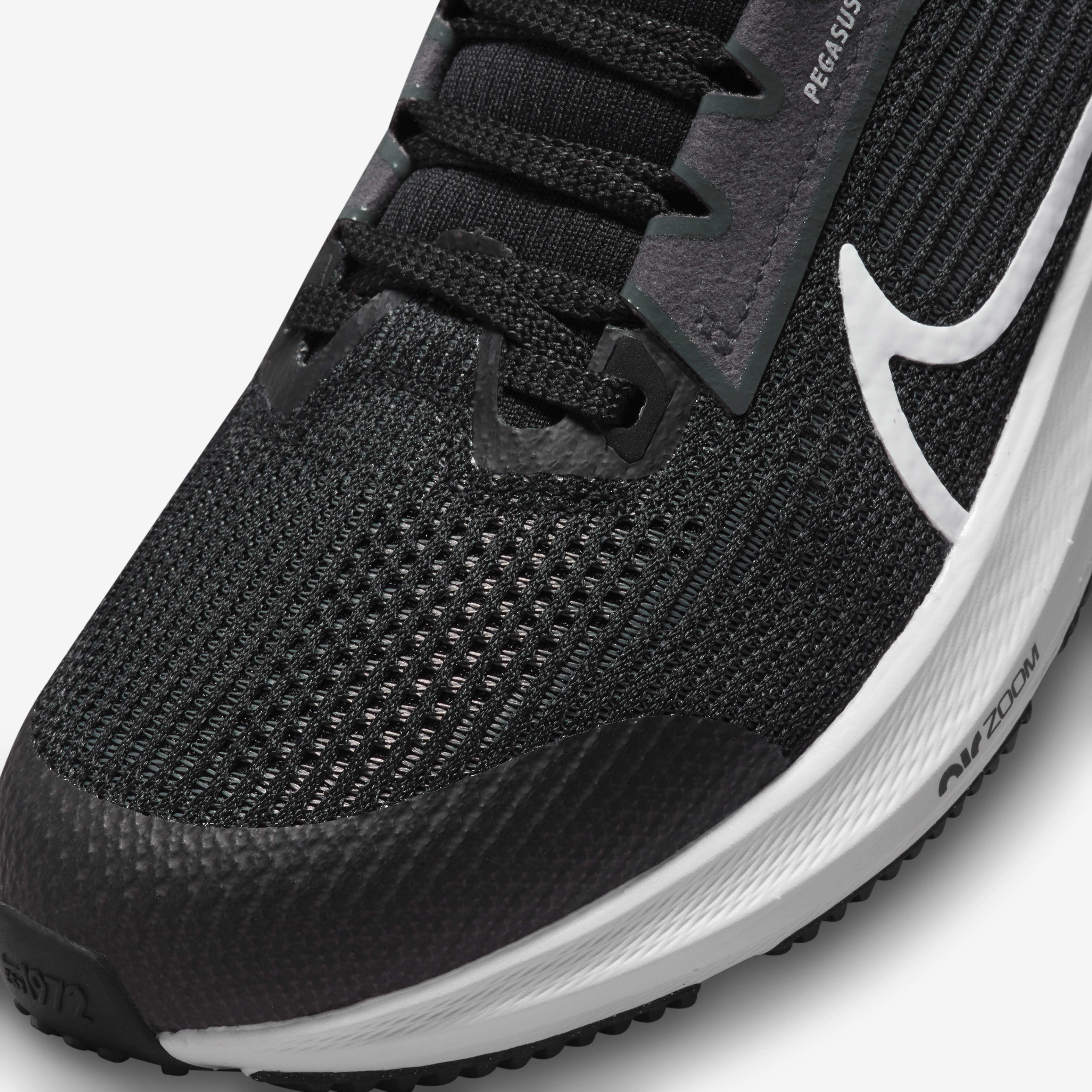 Nike Air Zoom Pegasus 40 image number 6