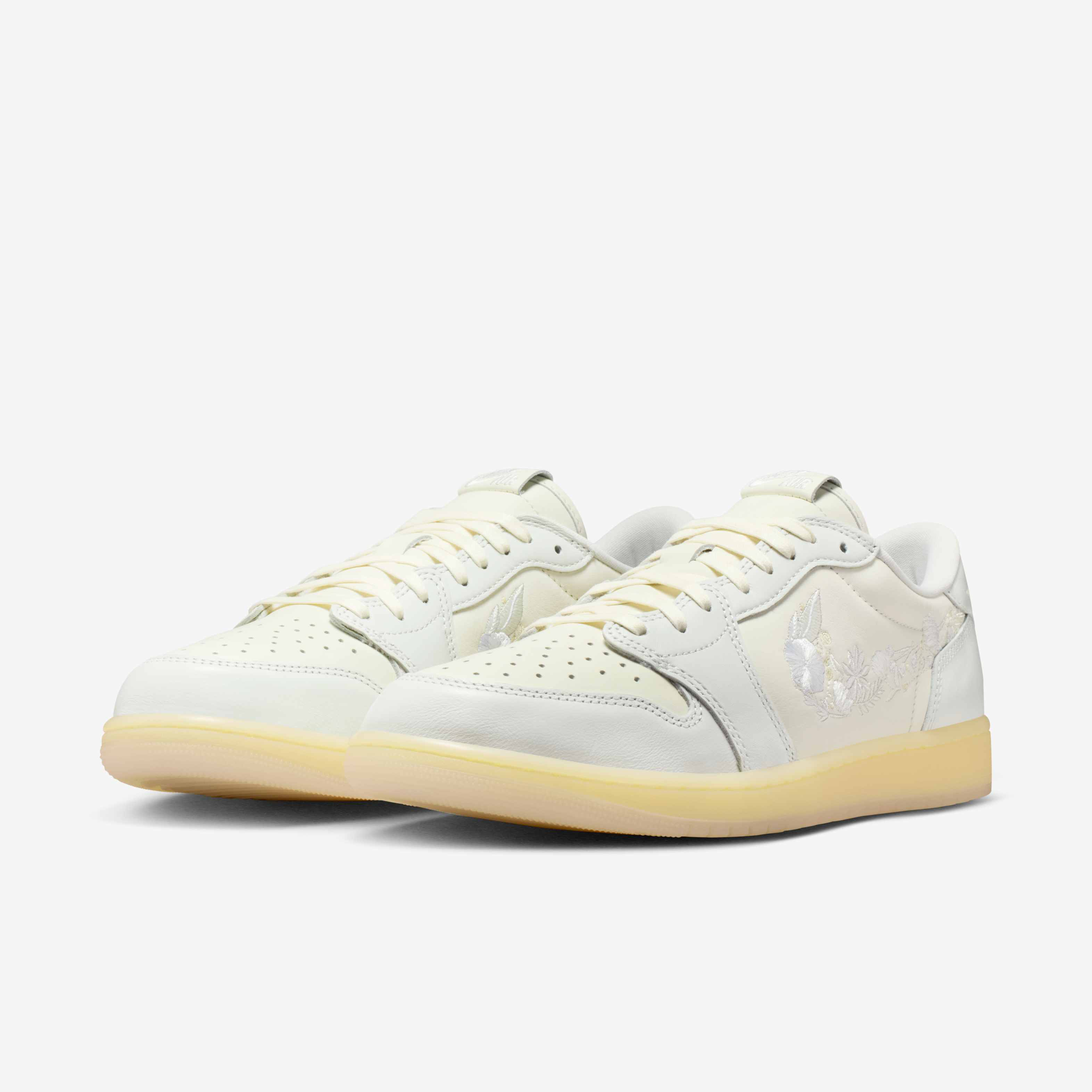 Air Jordan 1 Retro Low OG image number 4