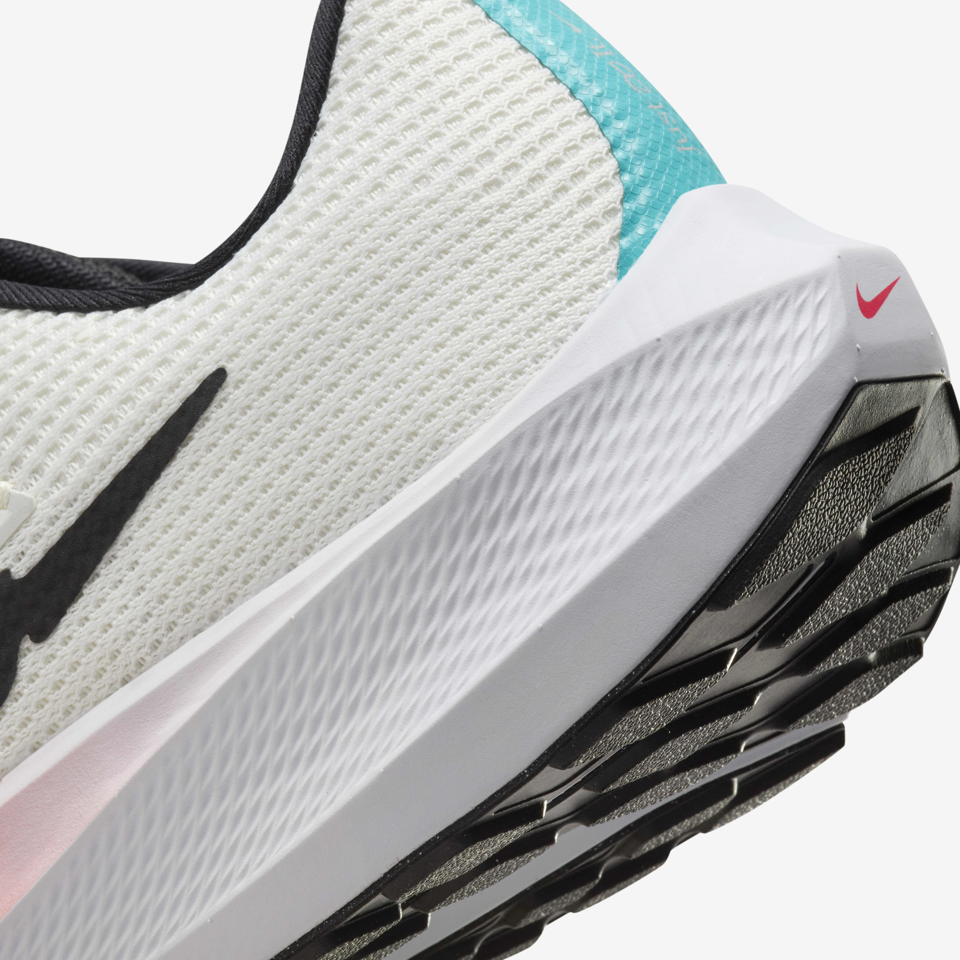 Nike Pegasus 40 image number 7