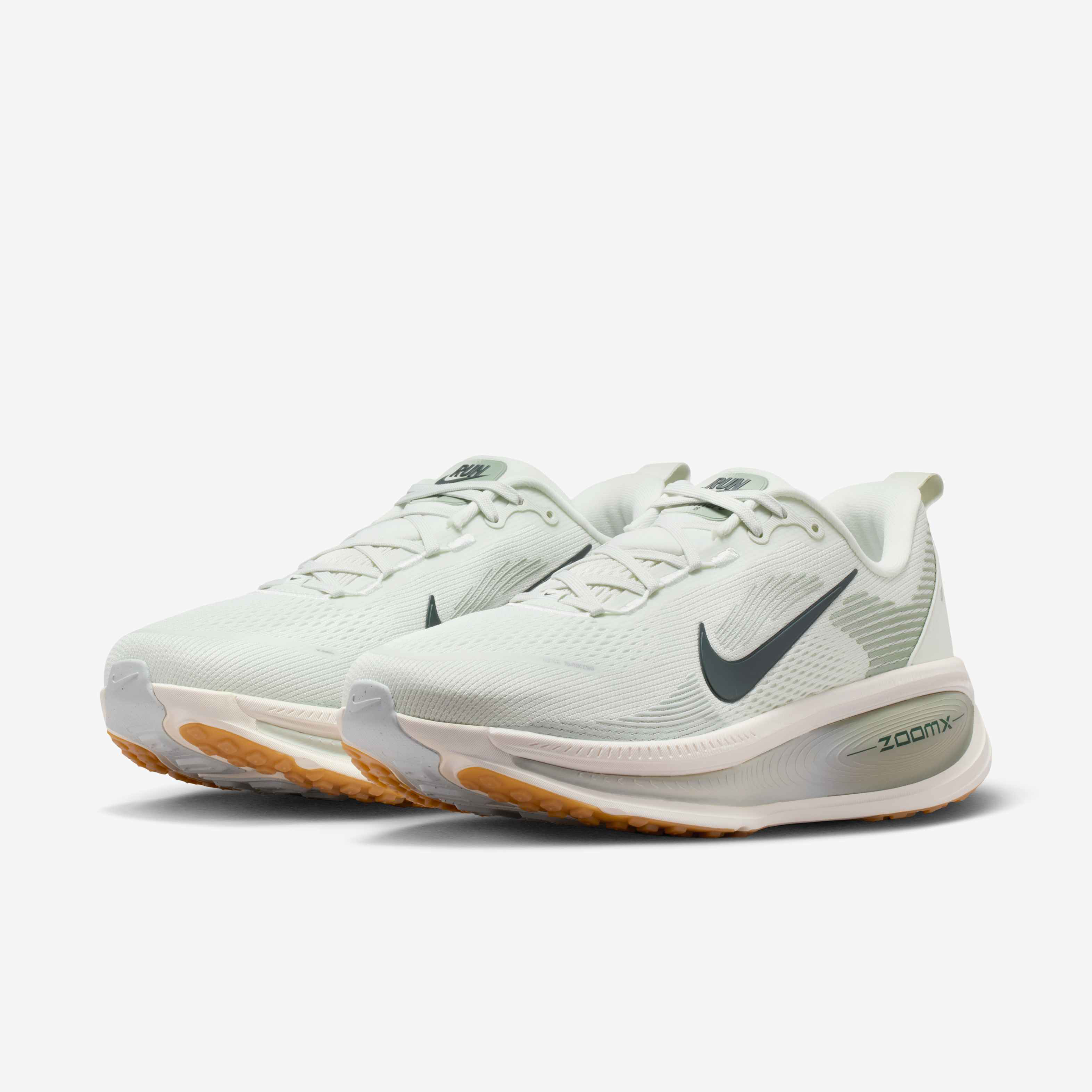 Nike Vomero 18 image number 4