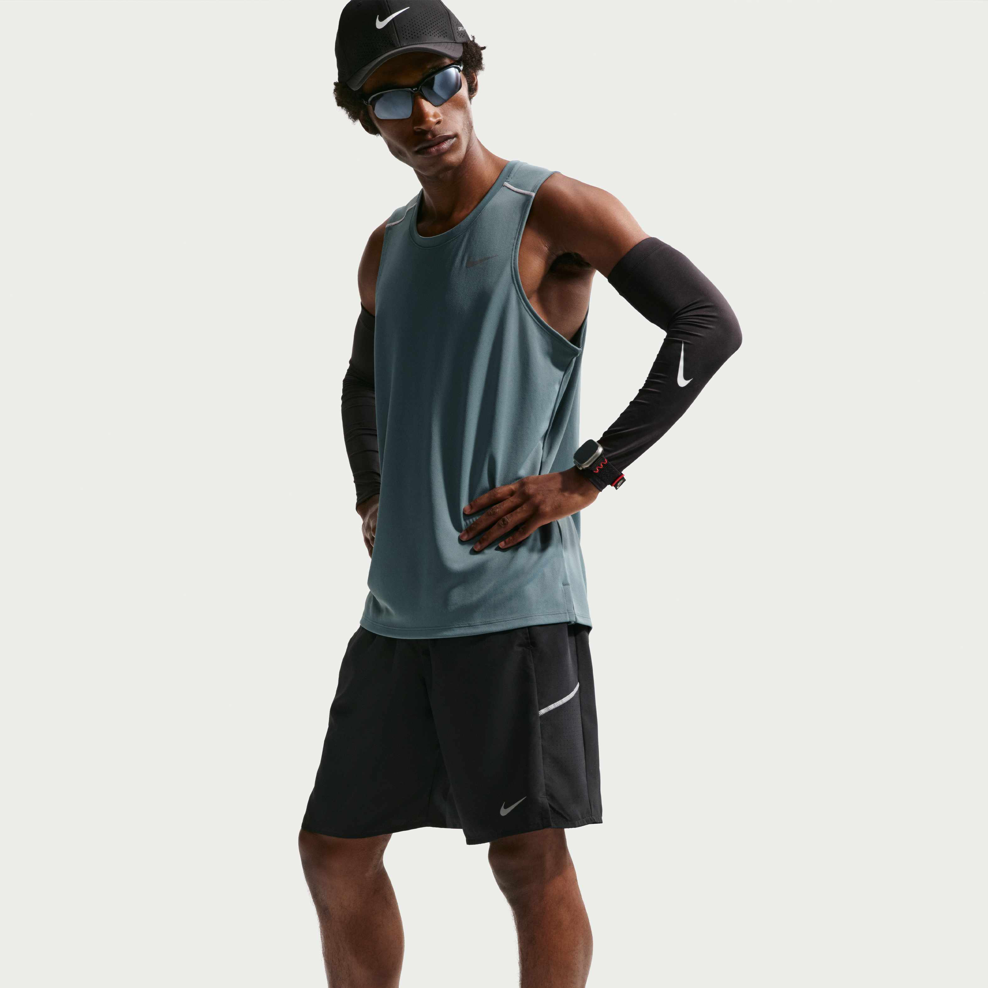 نايكي ميلر image number 3