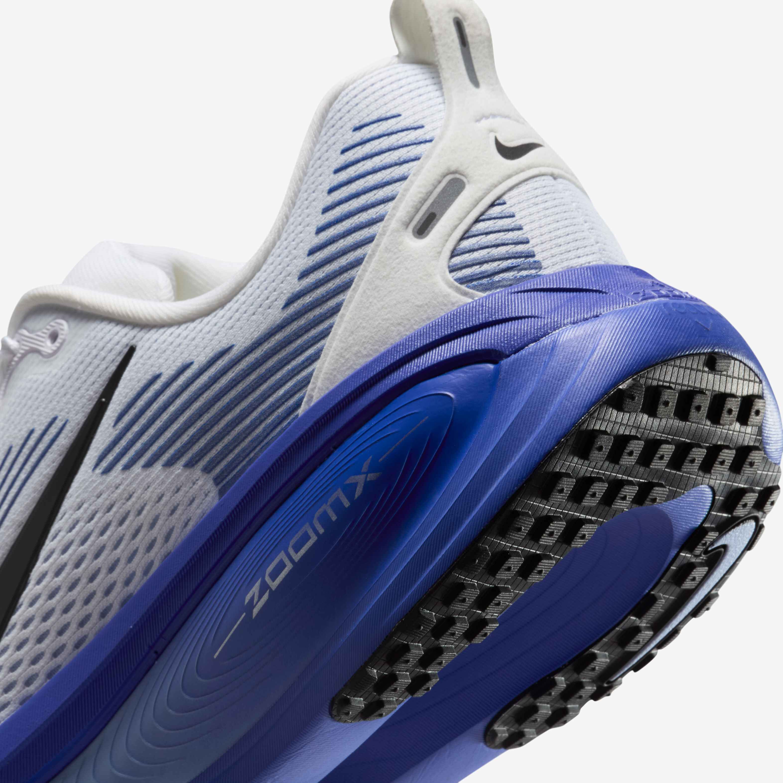 Nike Vomero 18 image number 7