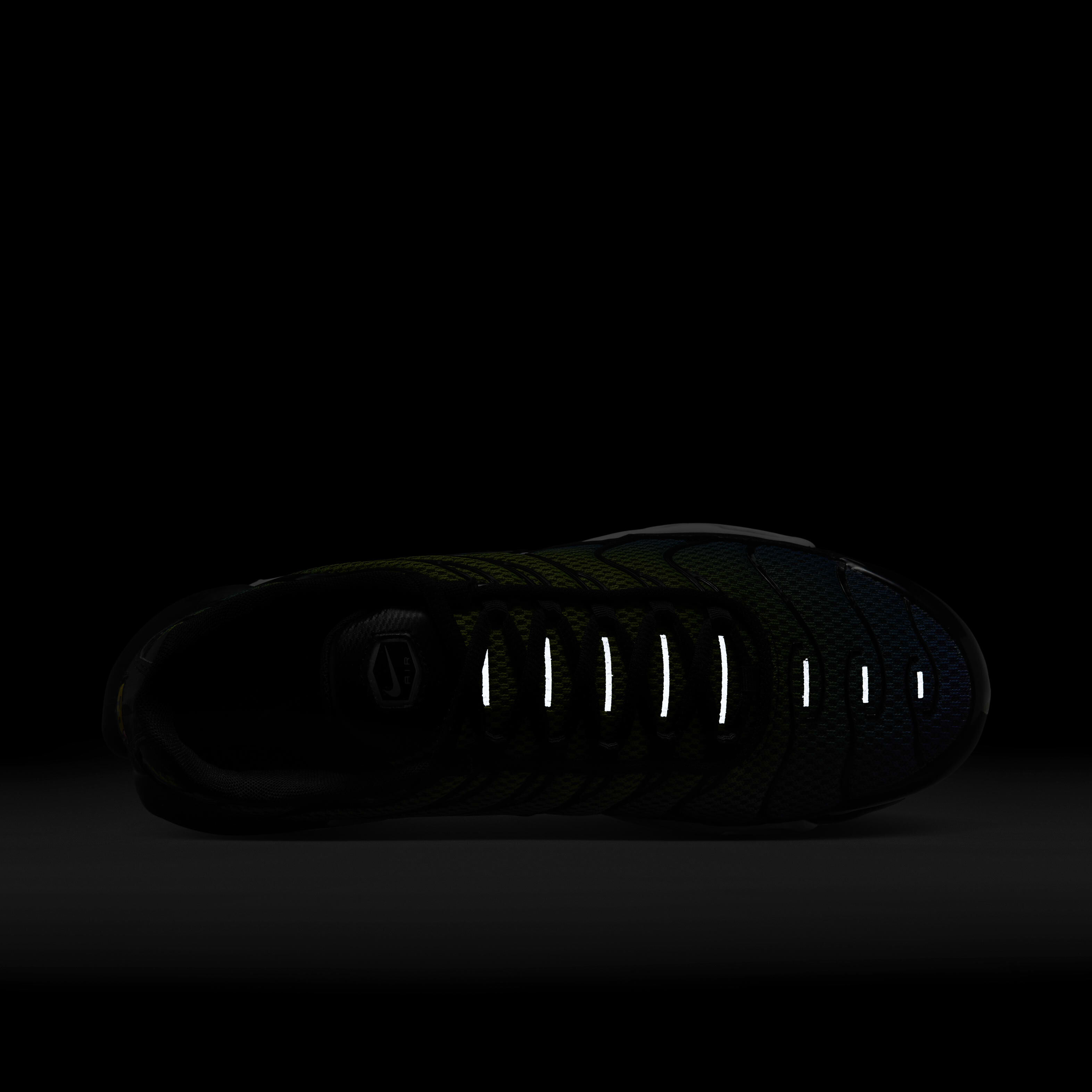 اير ماكس بلس image number 8