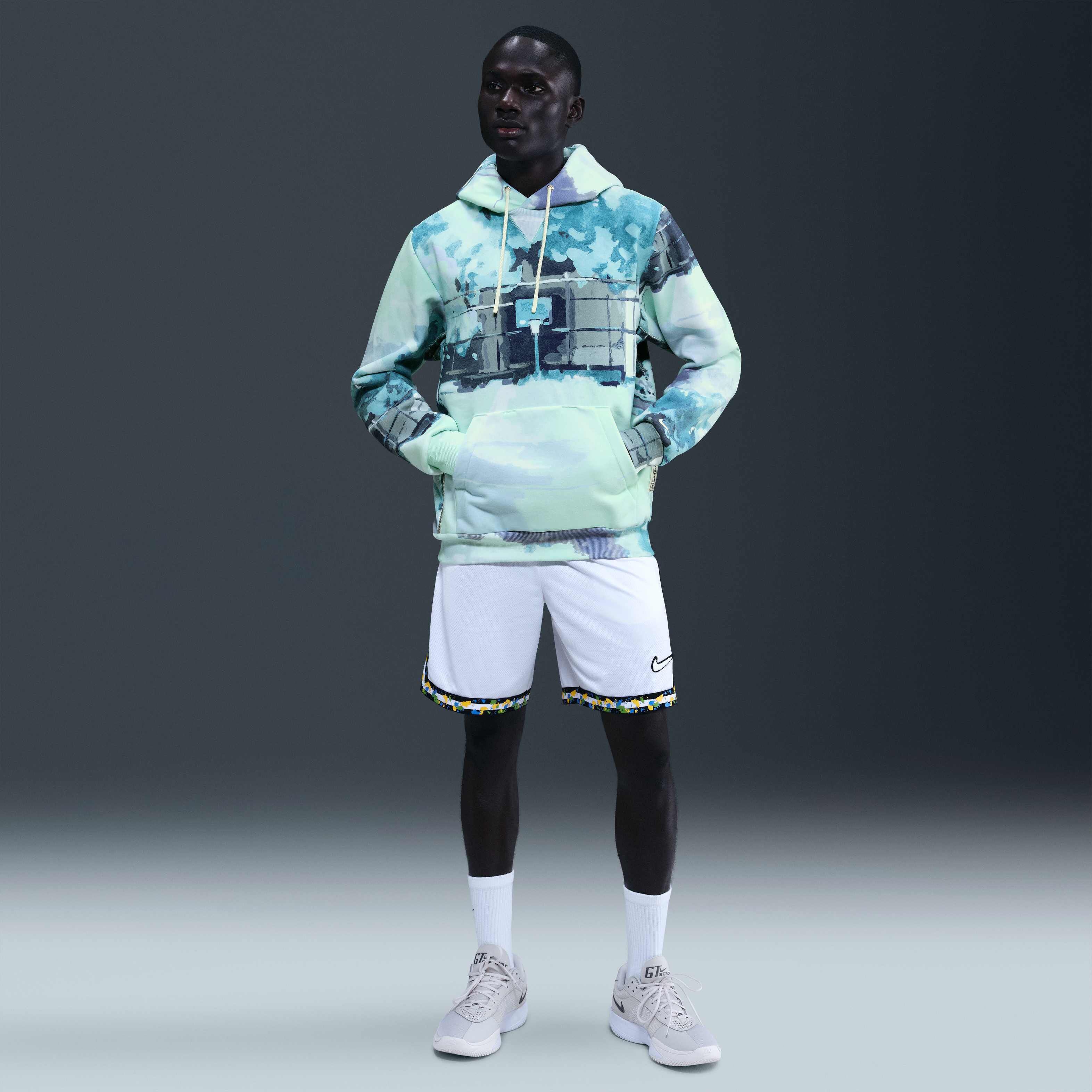 Nike Standard Issue image number 3