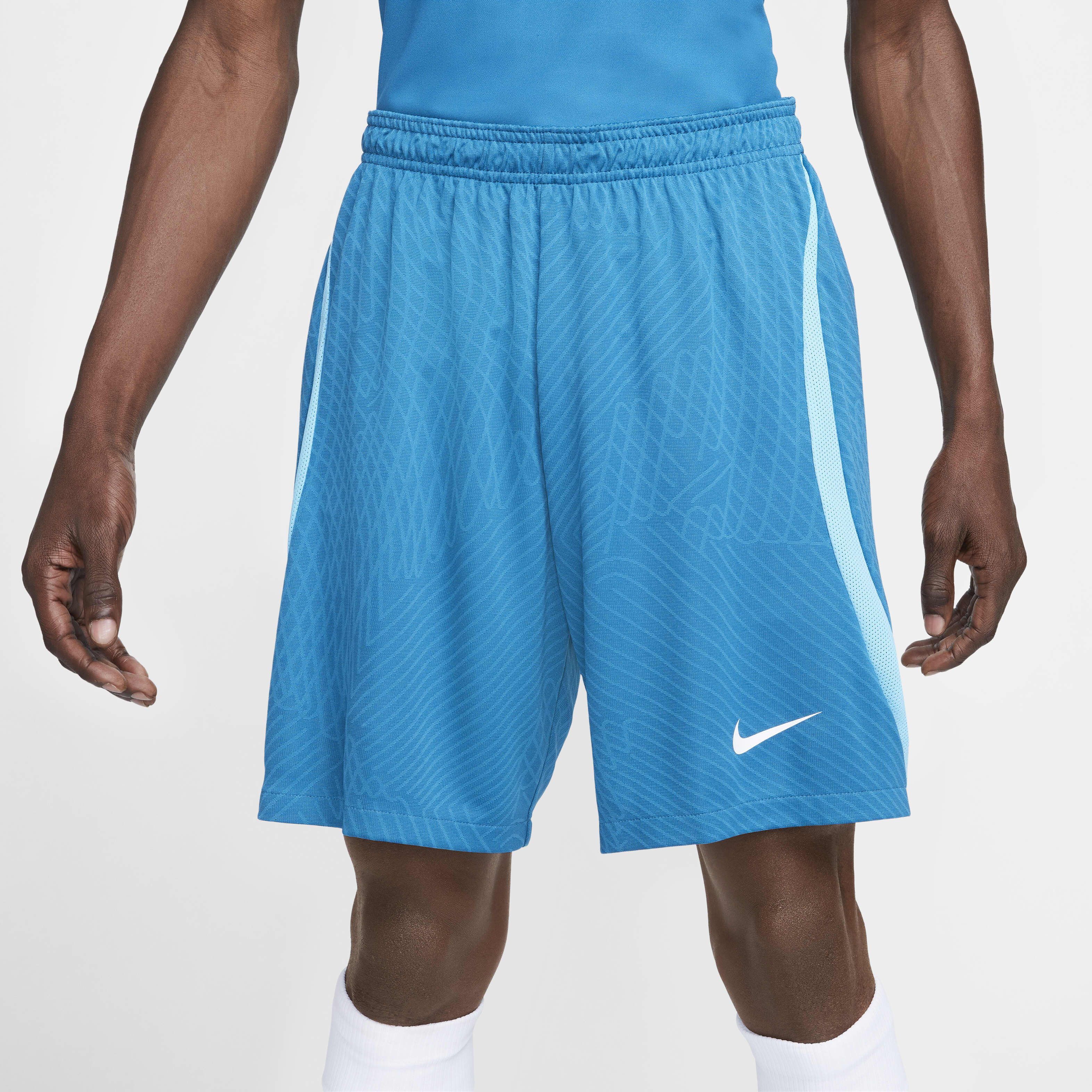 Nike Dri-FIT Strike image number 1