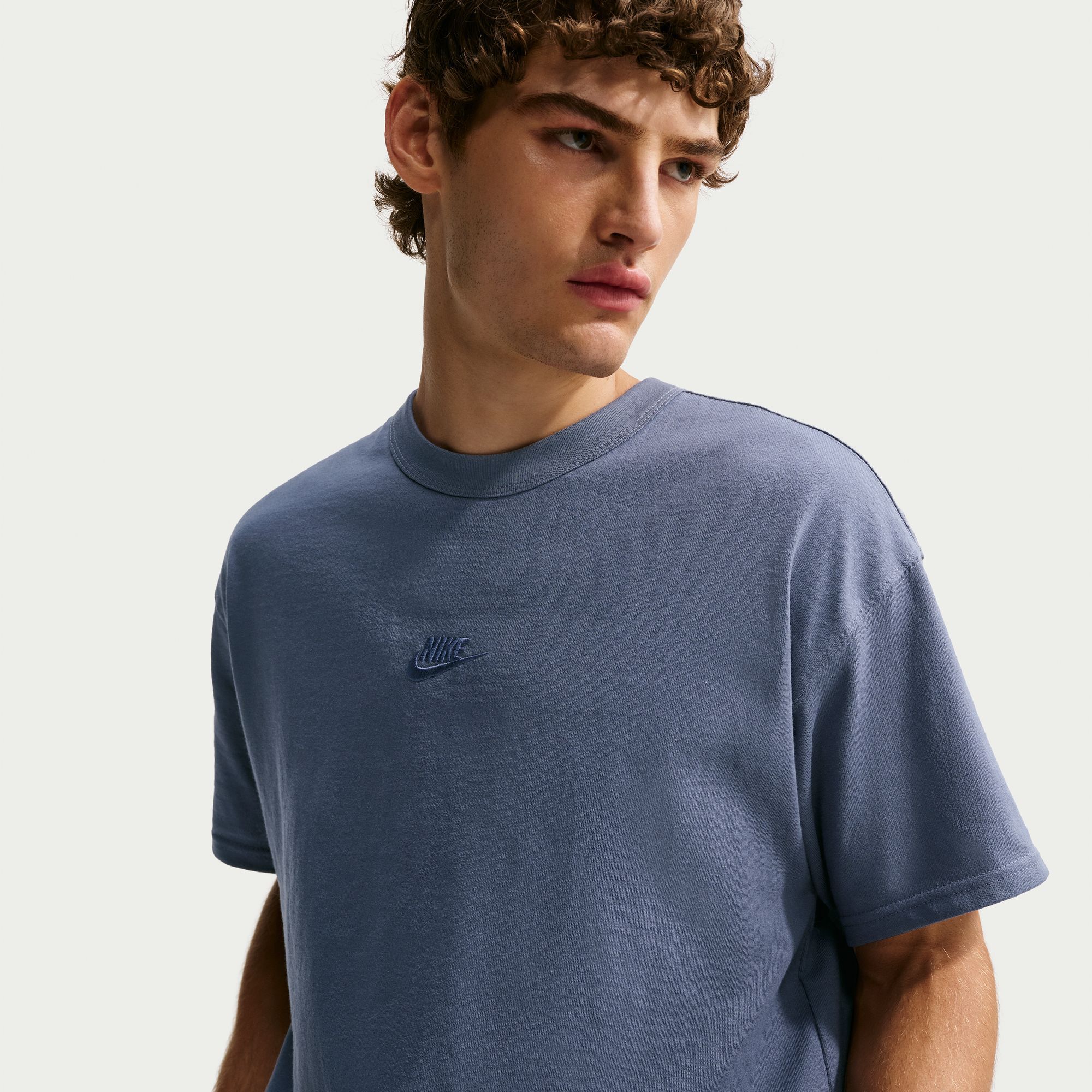Nike Sportswear Premium Essentials image number 2