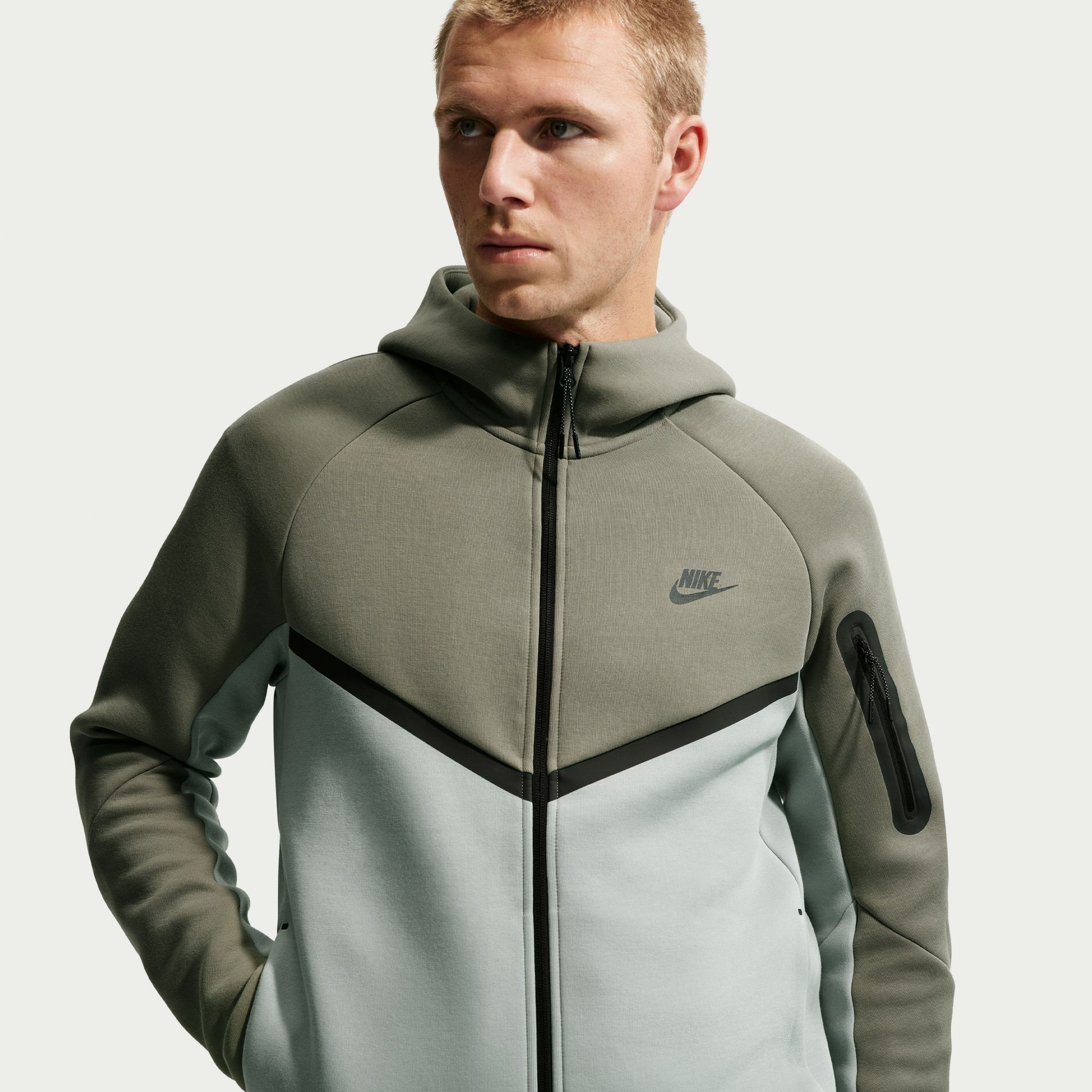 Nike Tech image number 2