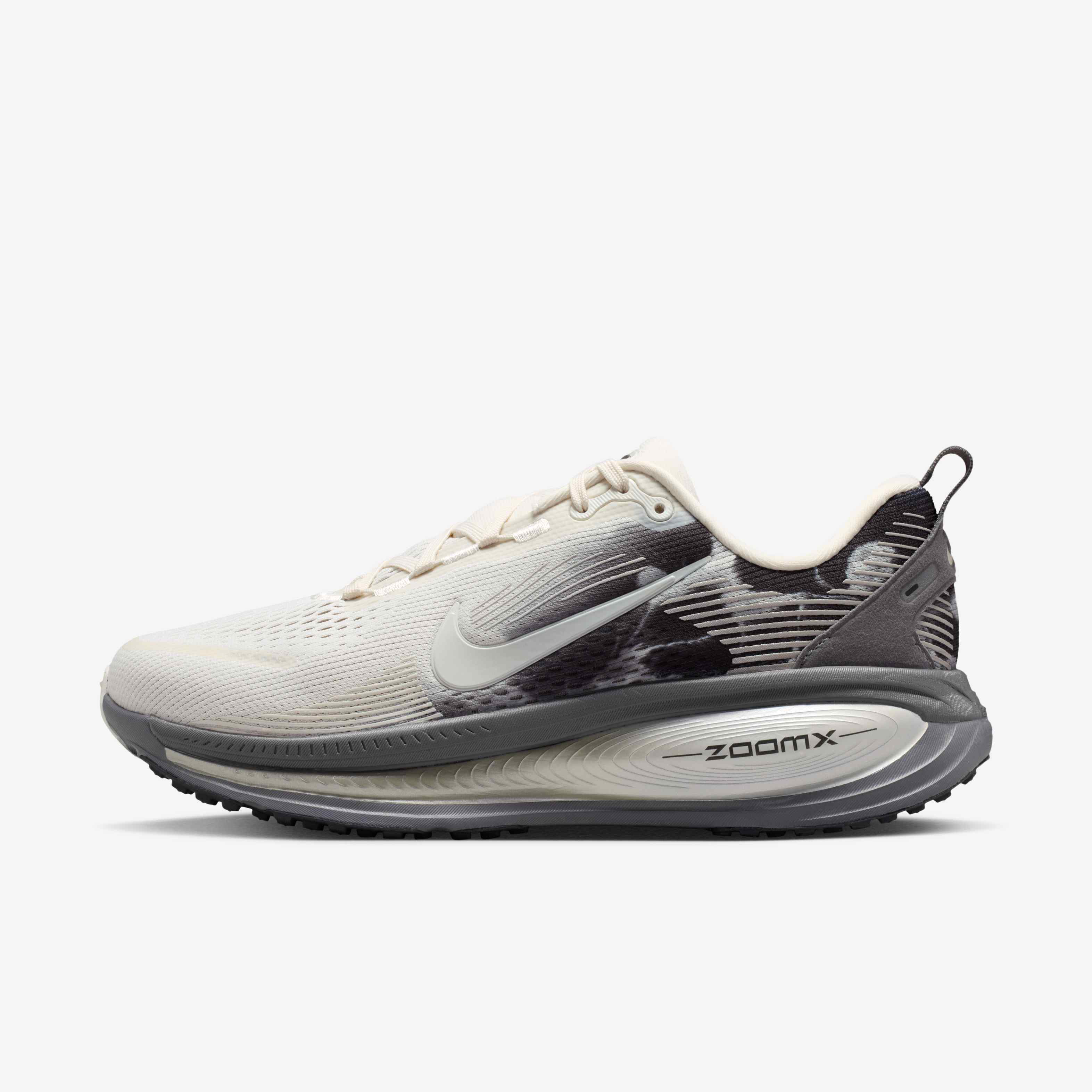 Nike Vomero 18 SE image number 0