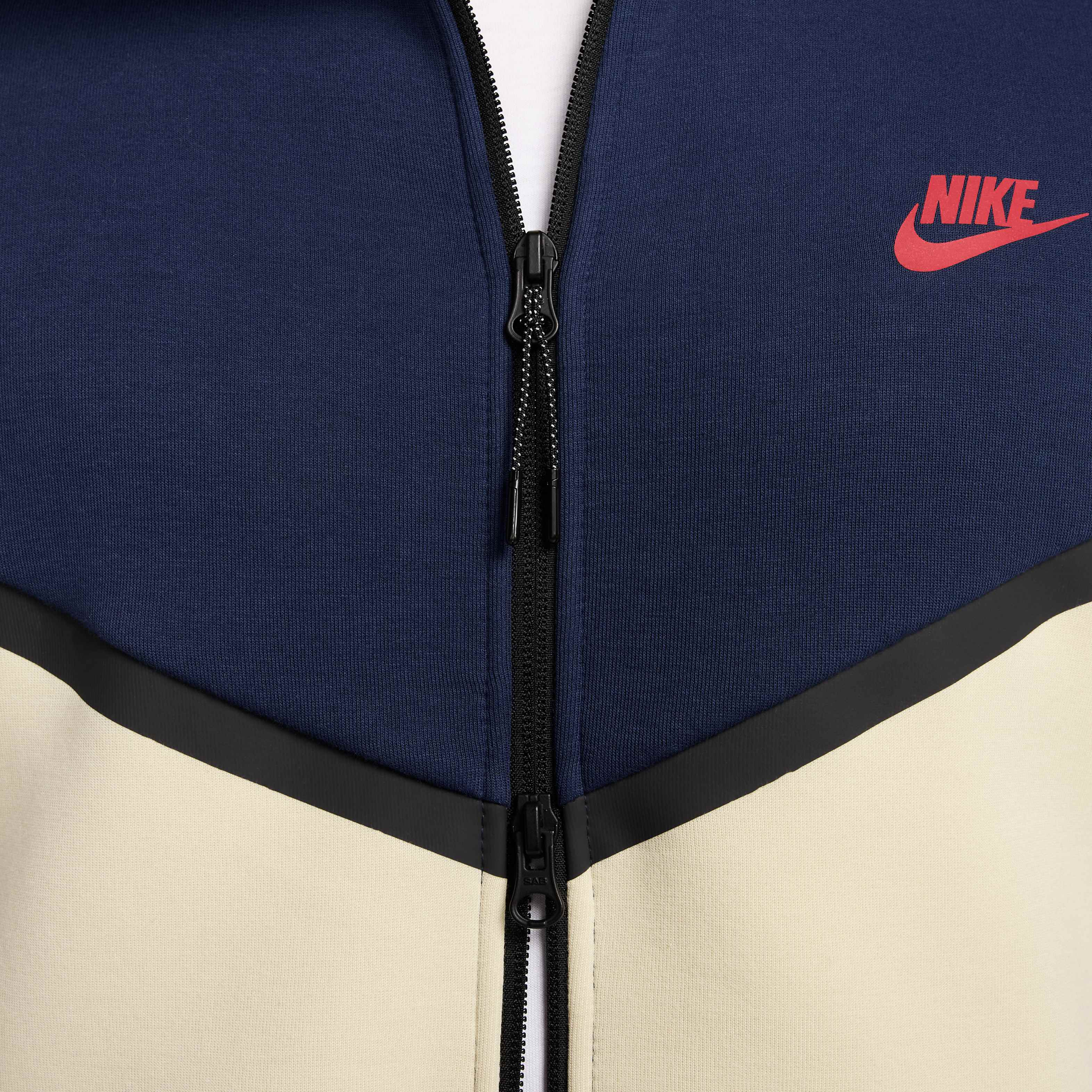 Nike Sportswear Tech image number 4