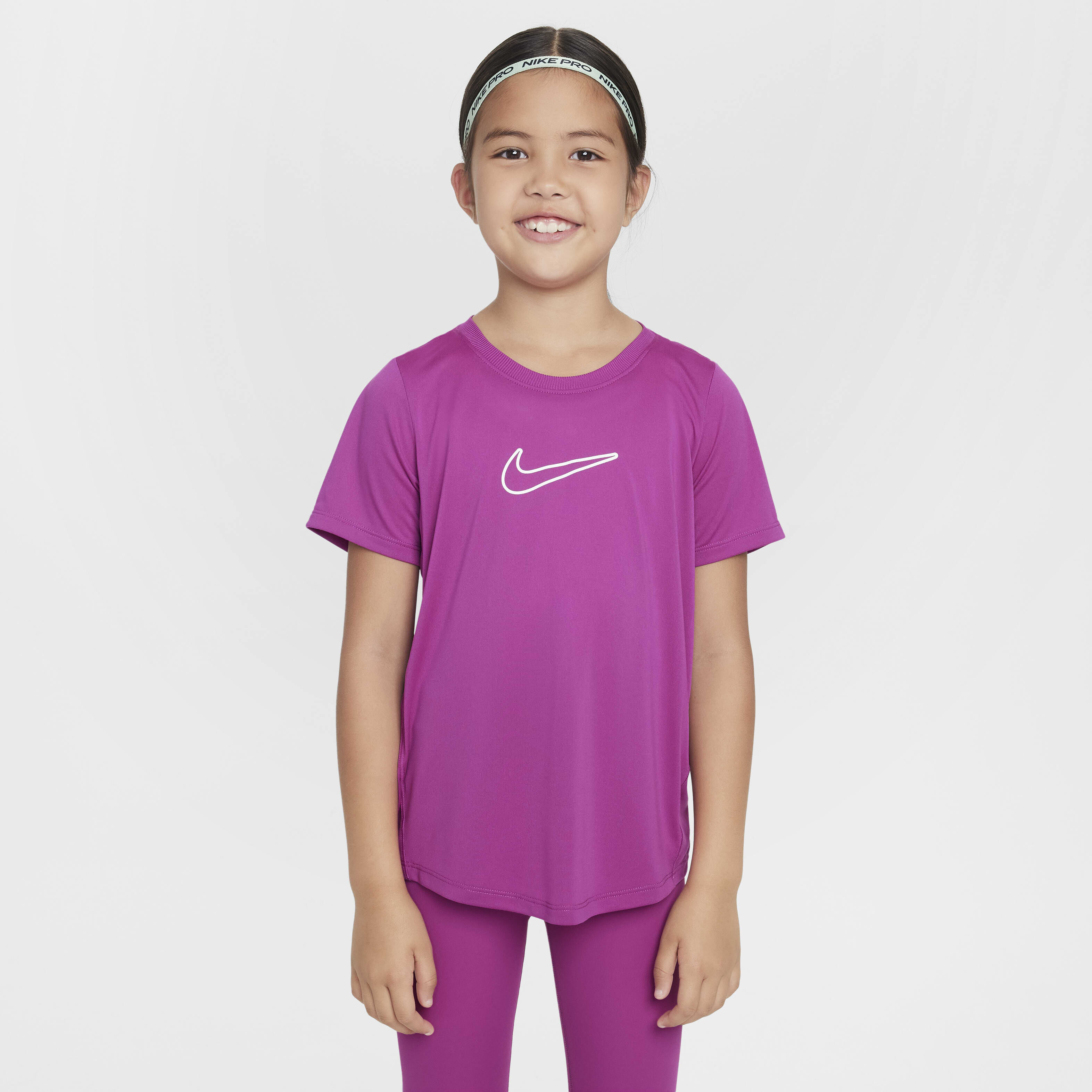 نايكي ون فيتد image number 0