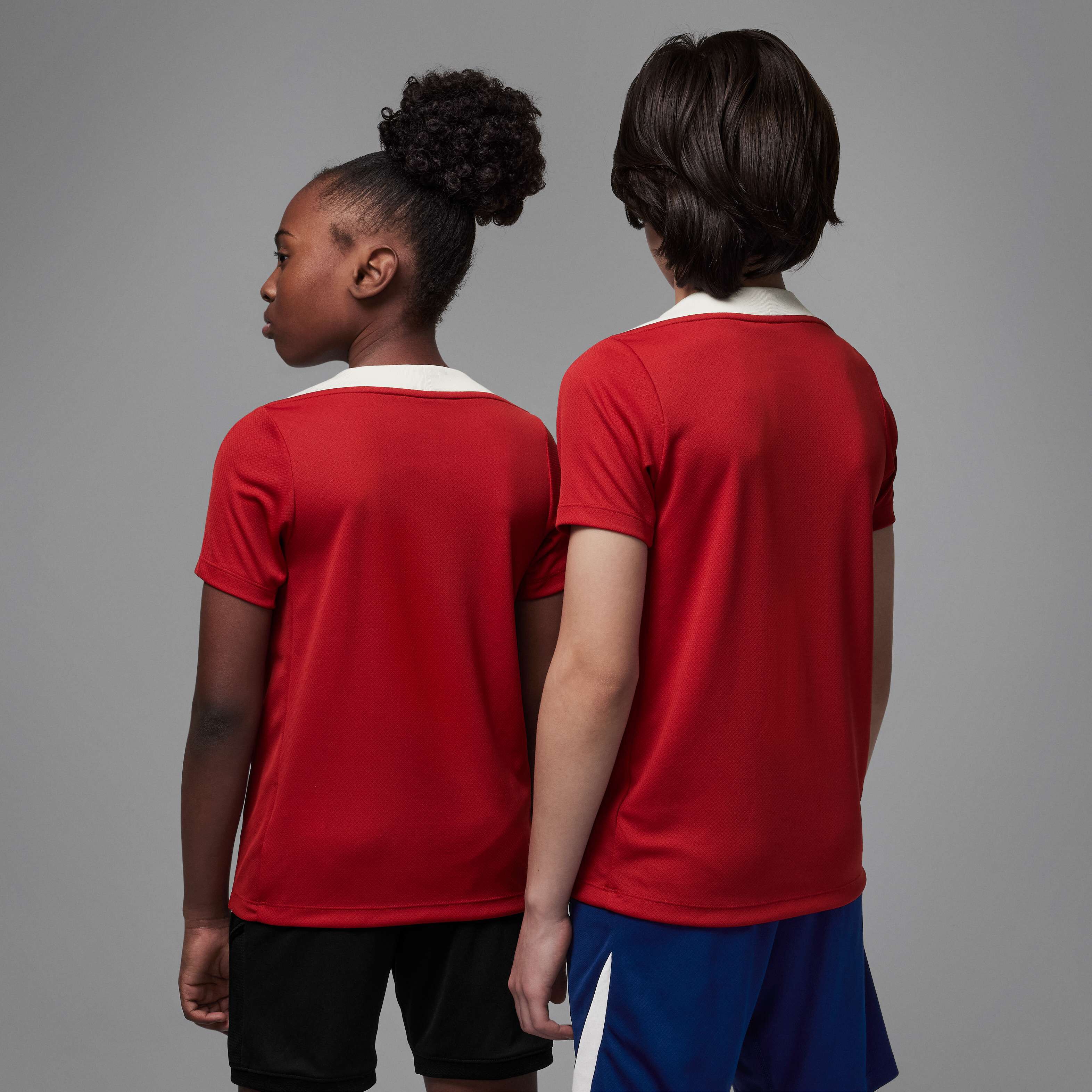 Paris Saint-Germain Strike Fourth image number 1