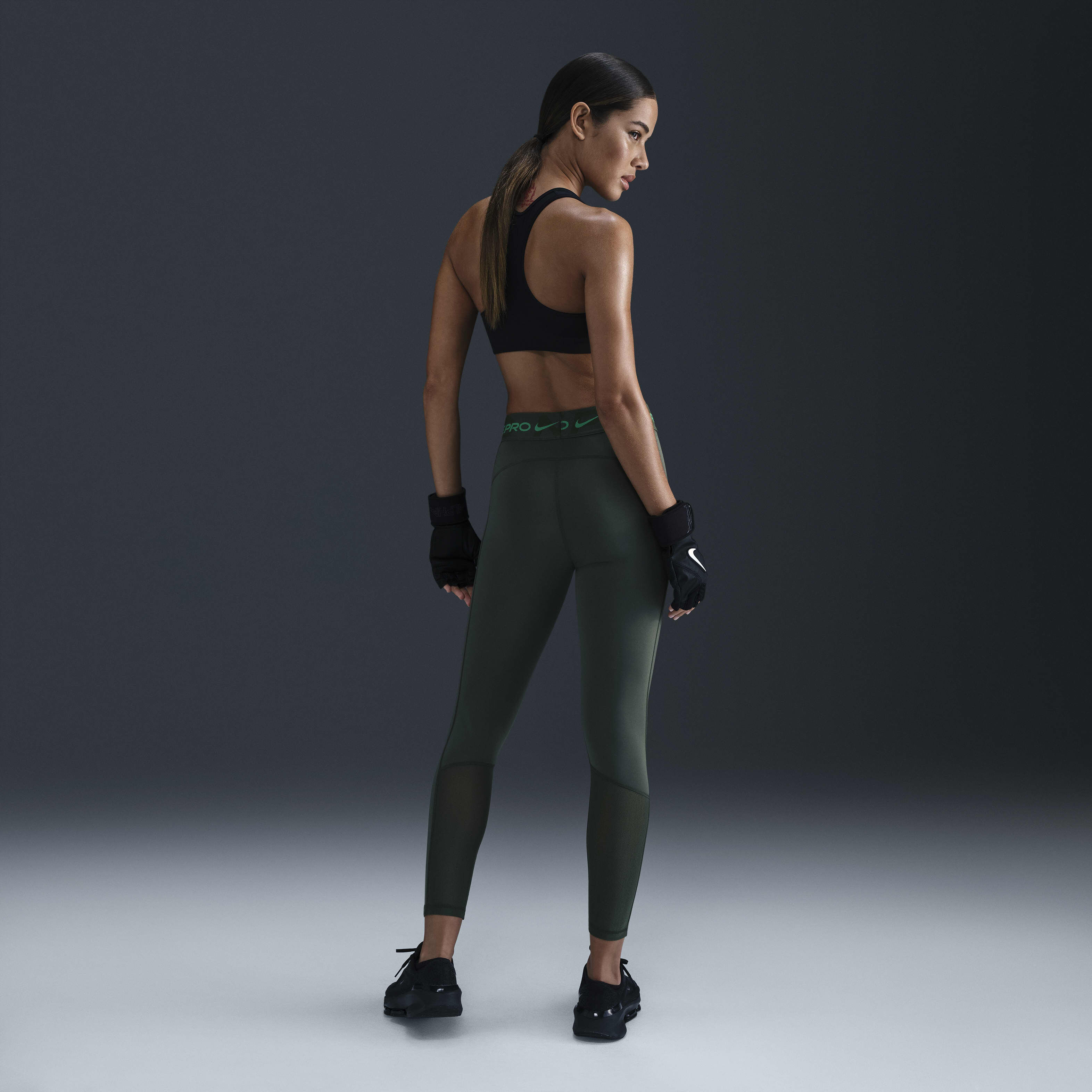 Nike Pro image number 3