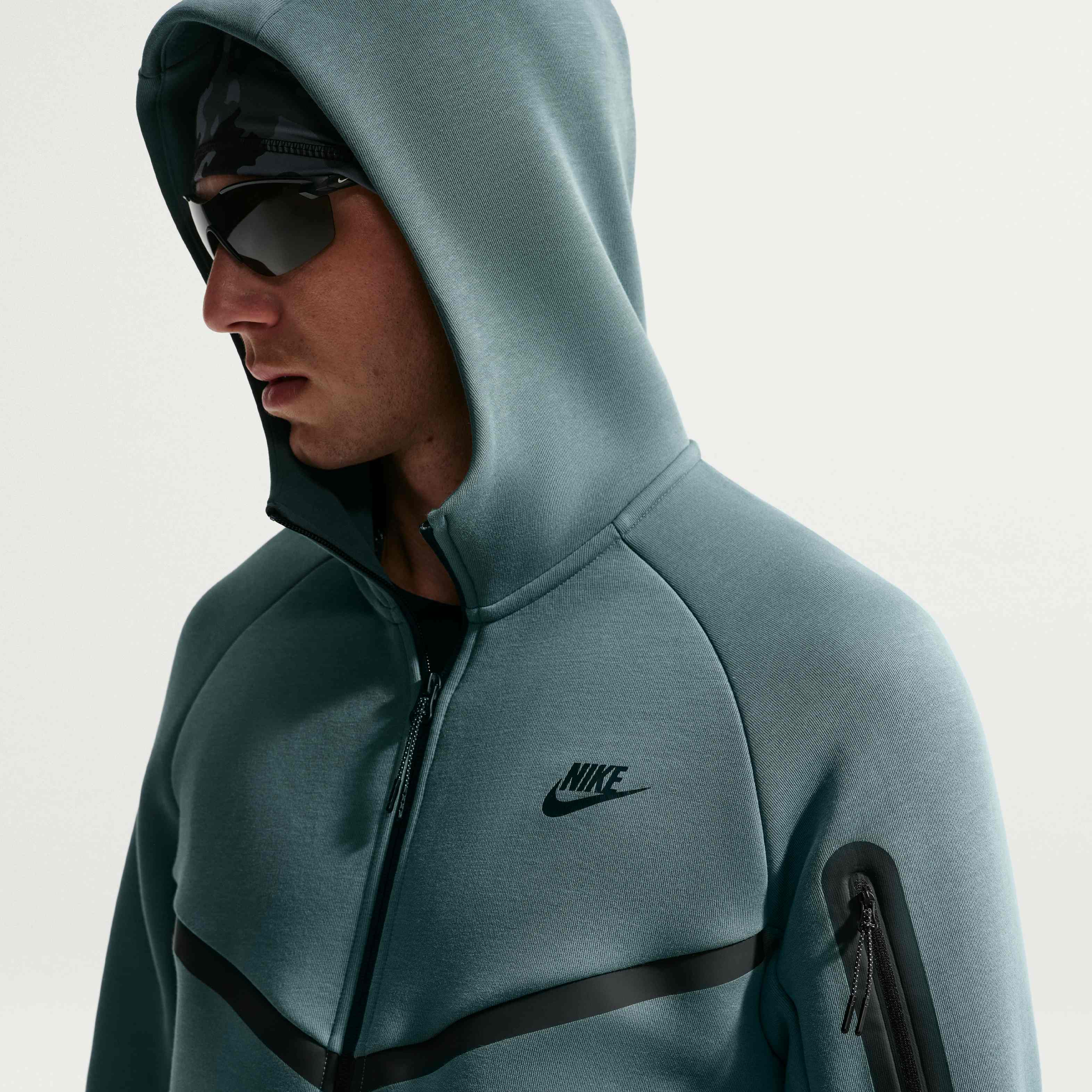 Nike Tech image number 0