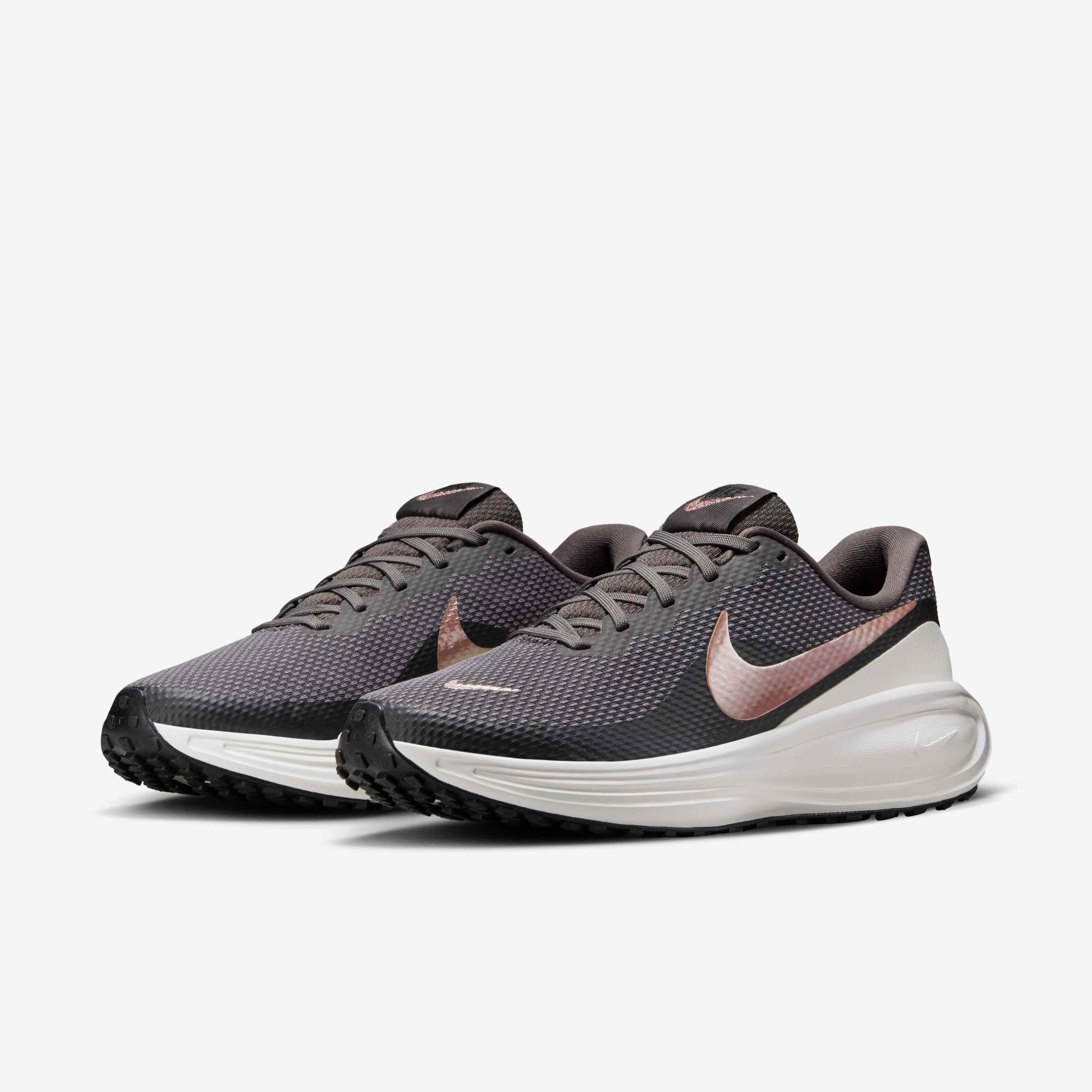 Nike Revolution 8 image number 4