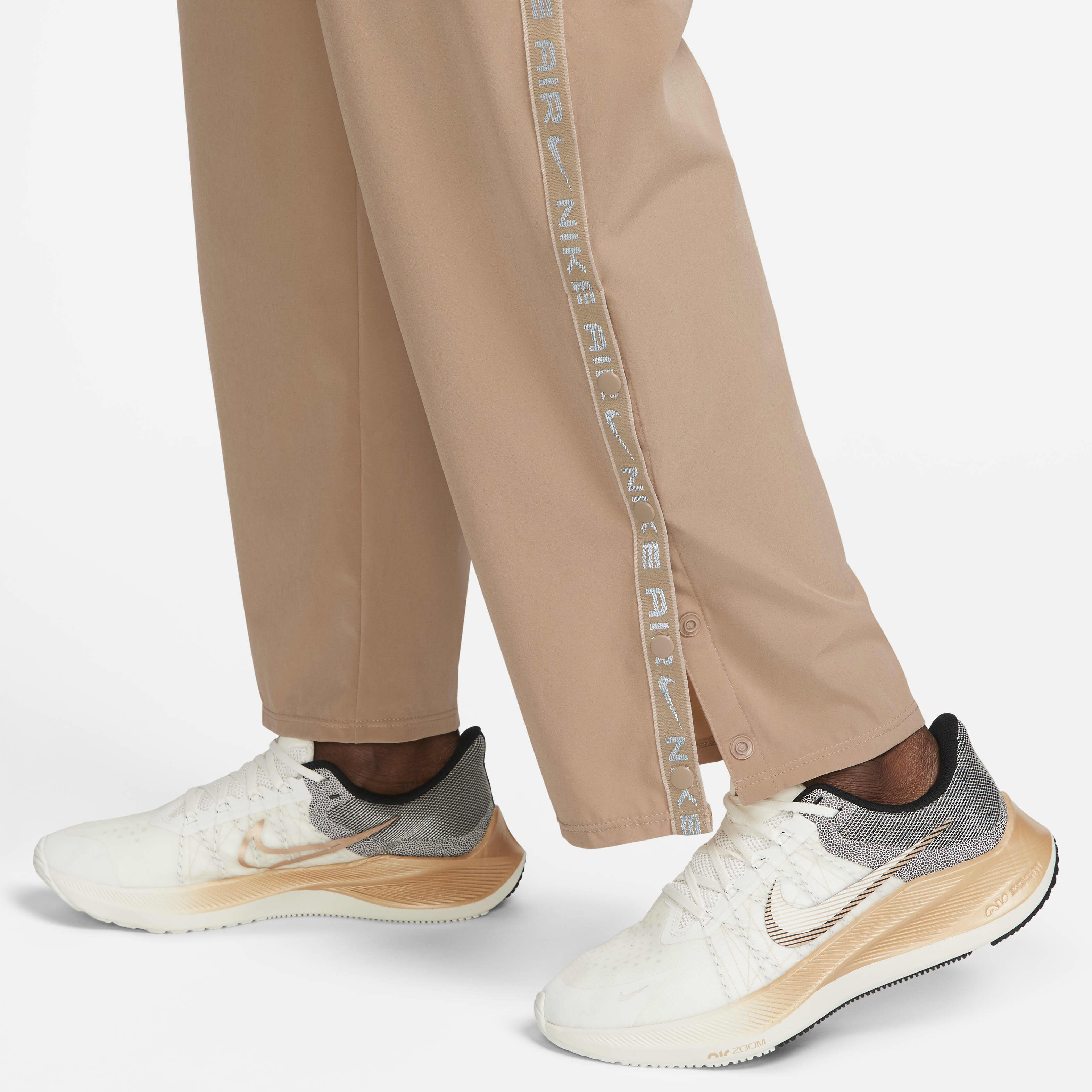 اير image number 3