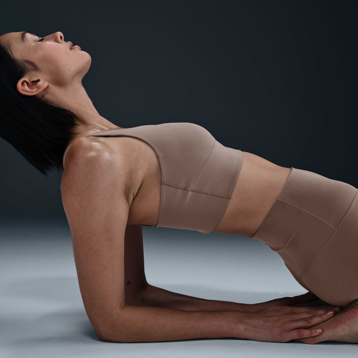 نايكي اليت ميديوم سابورت image number 2 نايكي اليت ميديوم سابورت image number 2