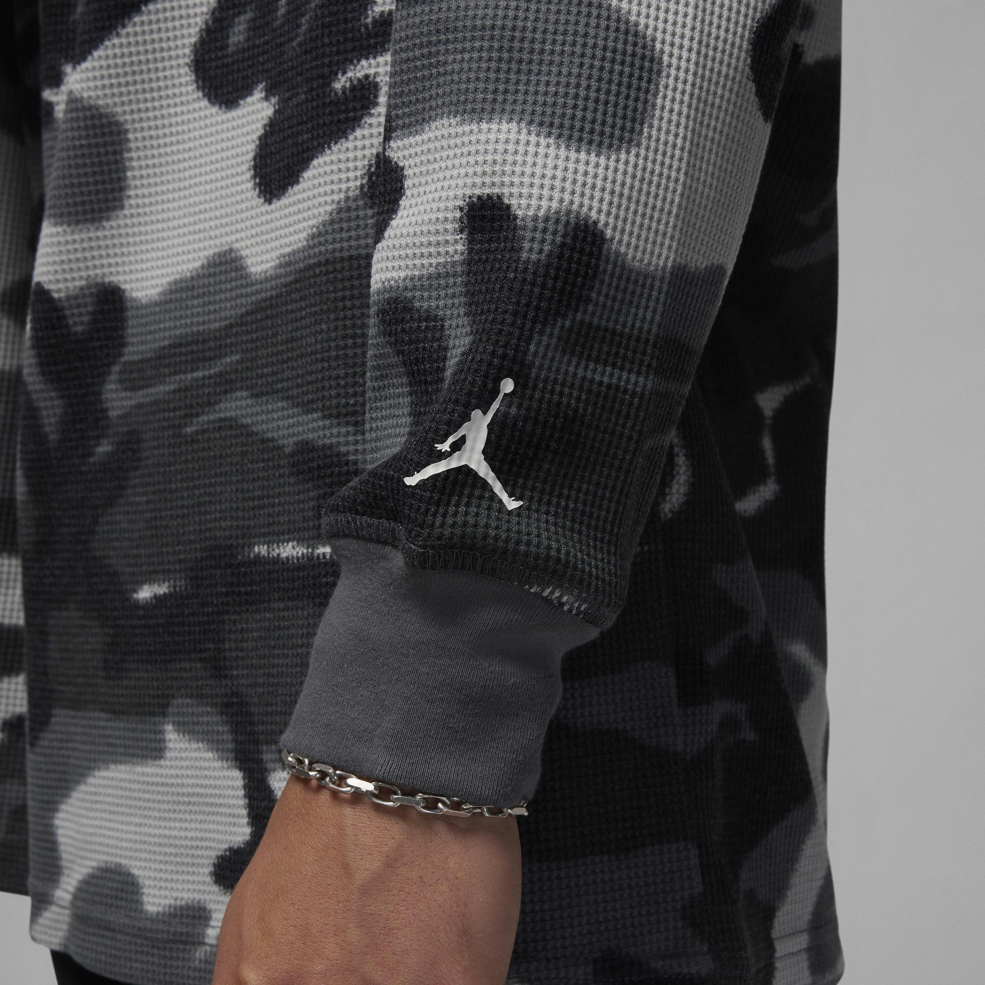 Buy Jordan MVP Men s Camo Long Sleeve Top Nike Kuwait Official