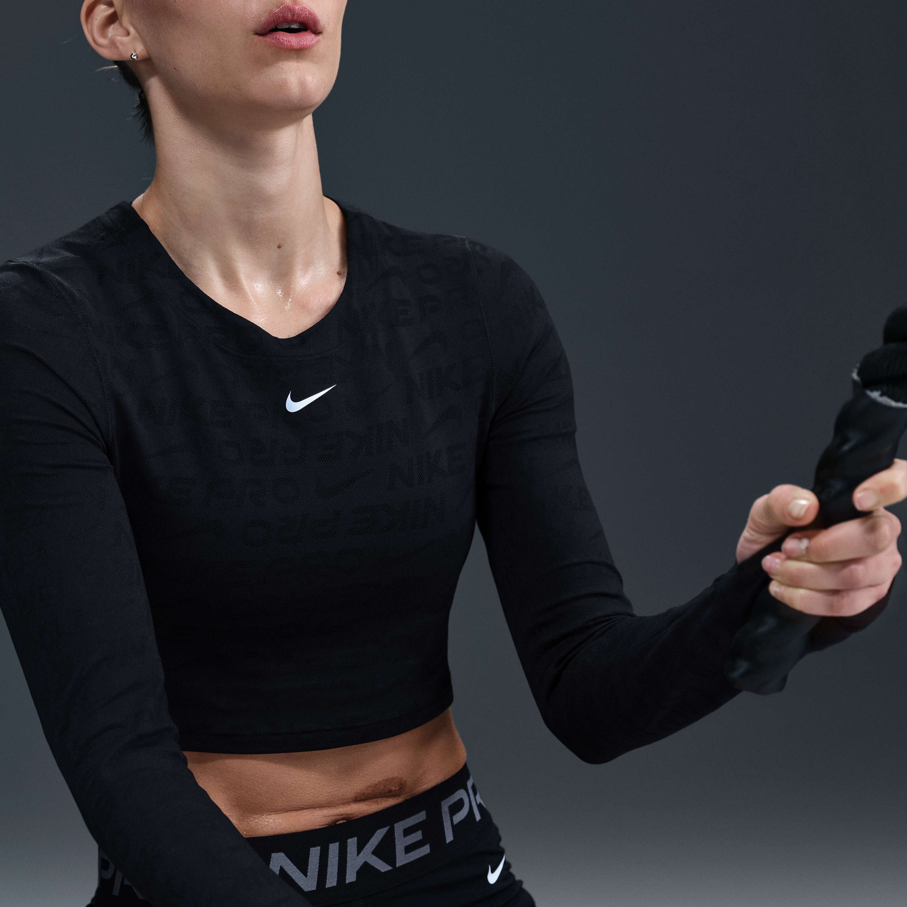 Nike Pro image number 2