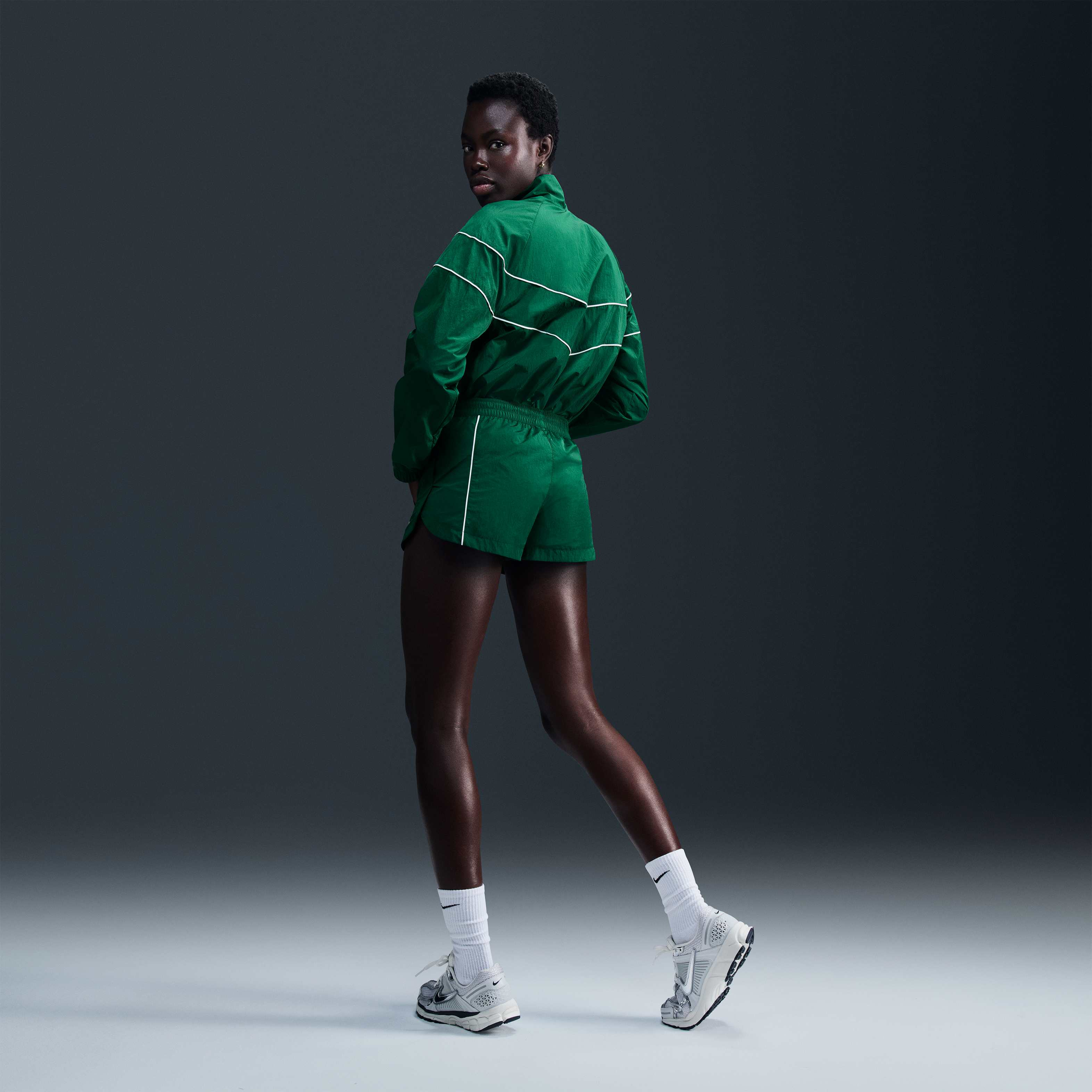 Nike Windrunner image number 4