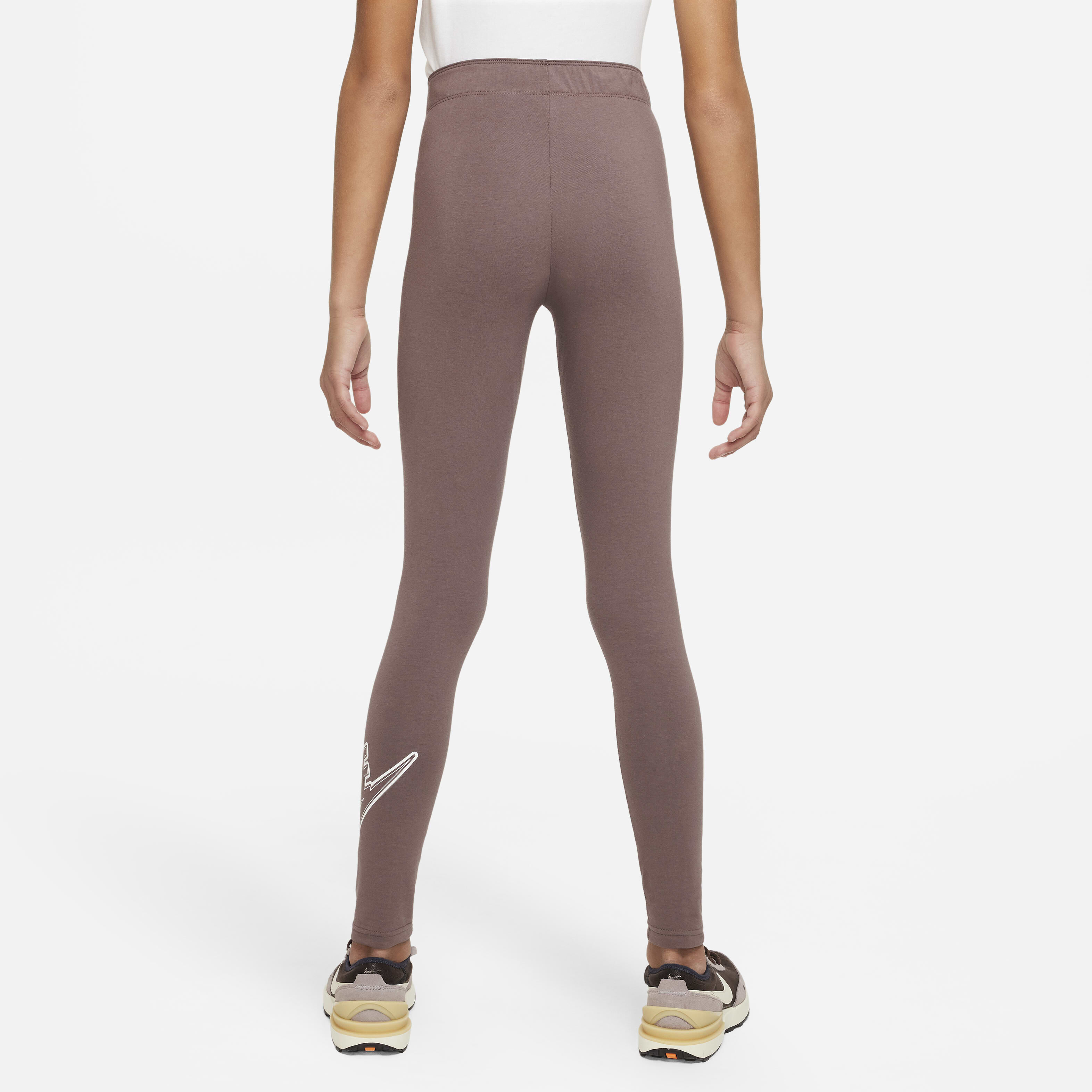 Nike Sportswear Favourites image number 1