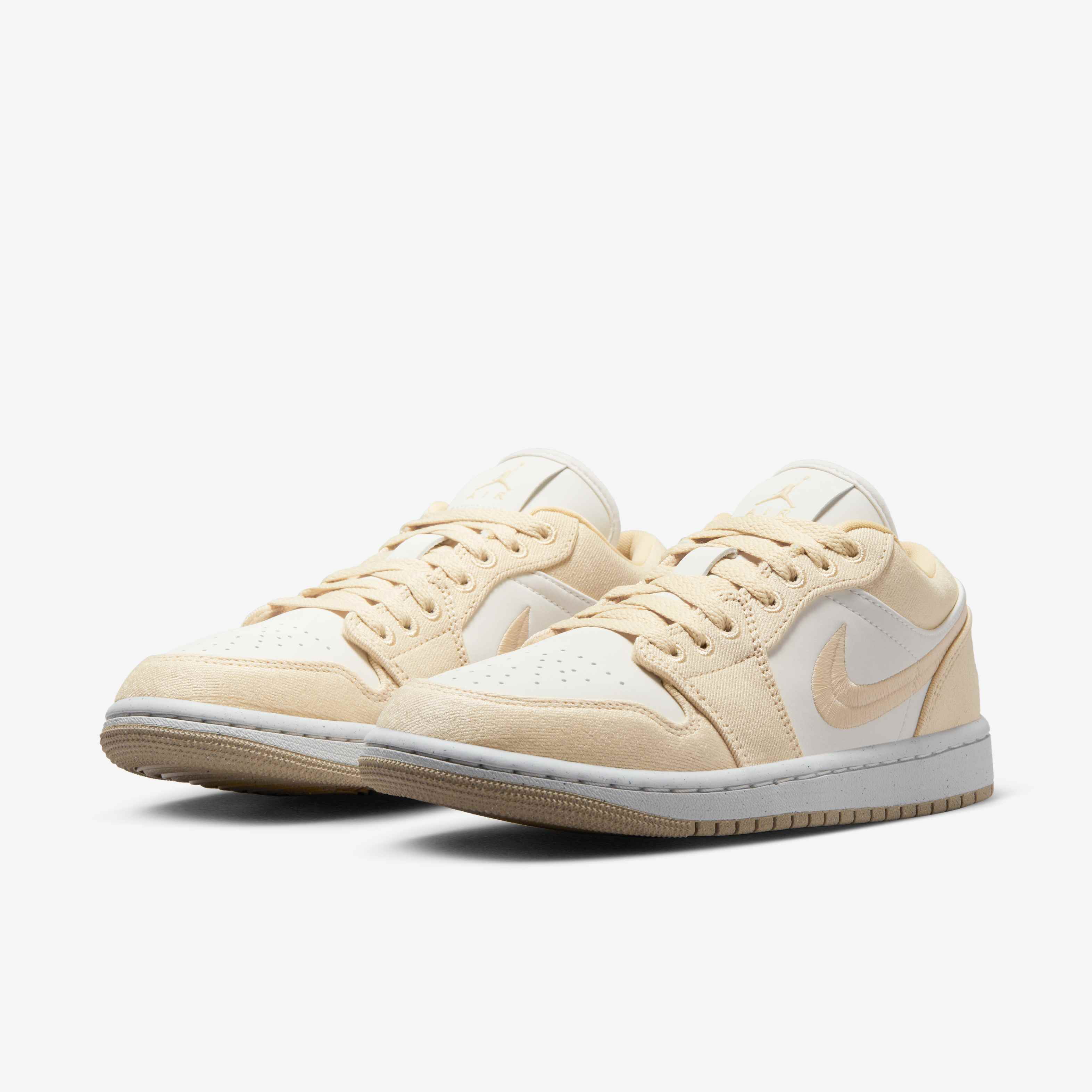 Air Jordan 1 Low SE image number 4