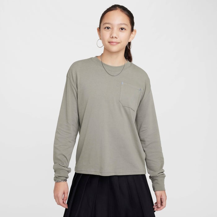 نايكي سبورتسوير سيتي يوتيليتي image number 0 نايكي سبورتسوير سيتي يوتيليتي image number 0